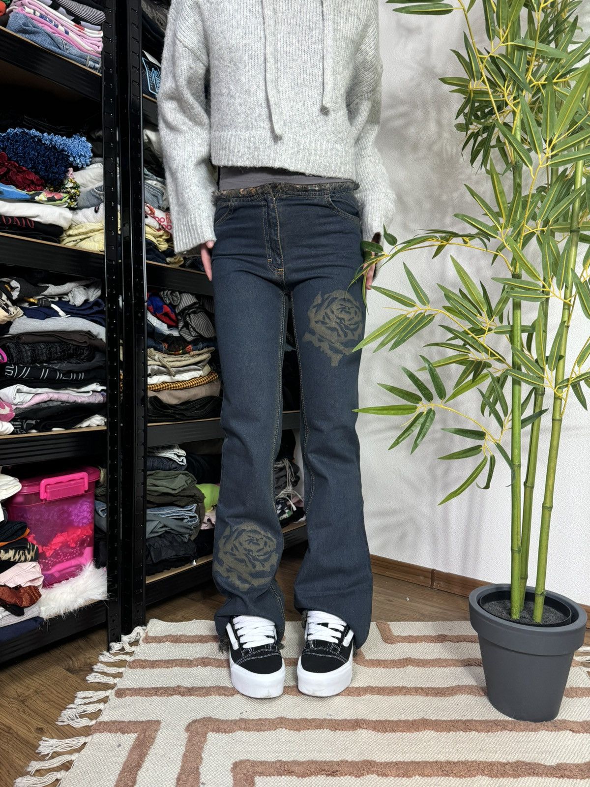 Vintage VINTAGE ROSES WASHED DENIM PANTS FLARE JEANS Size 24" / US 00 / IT 34 - 2 Thumbnail