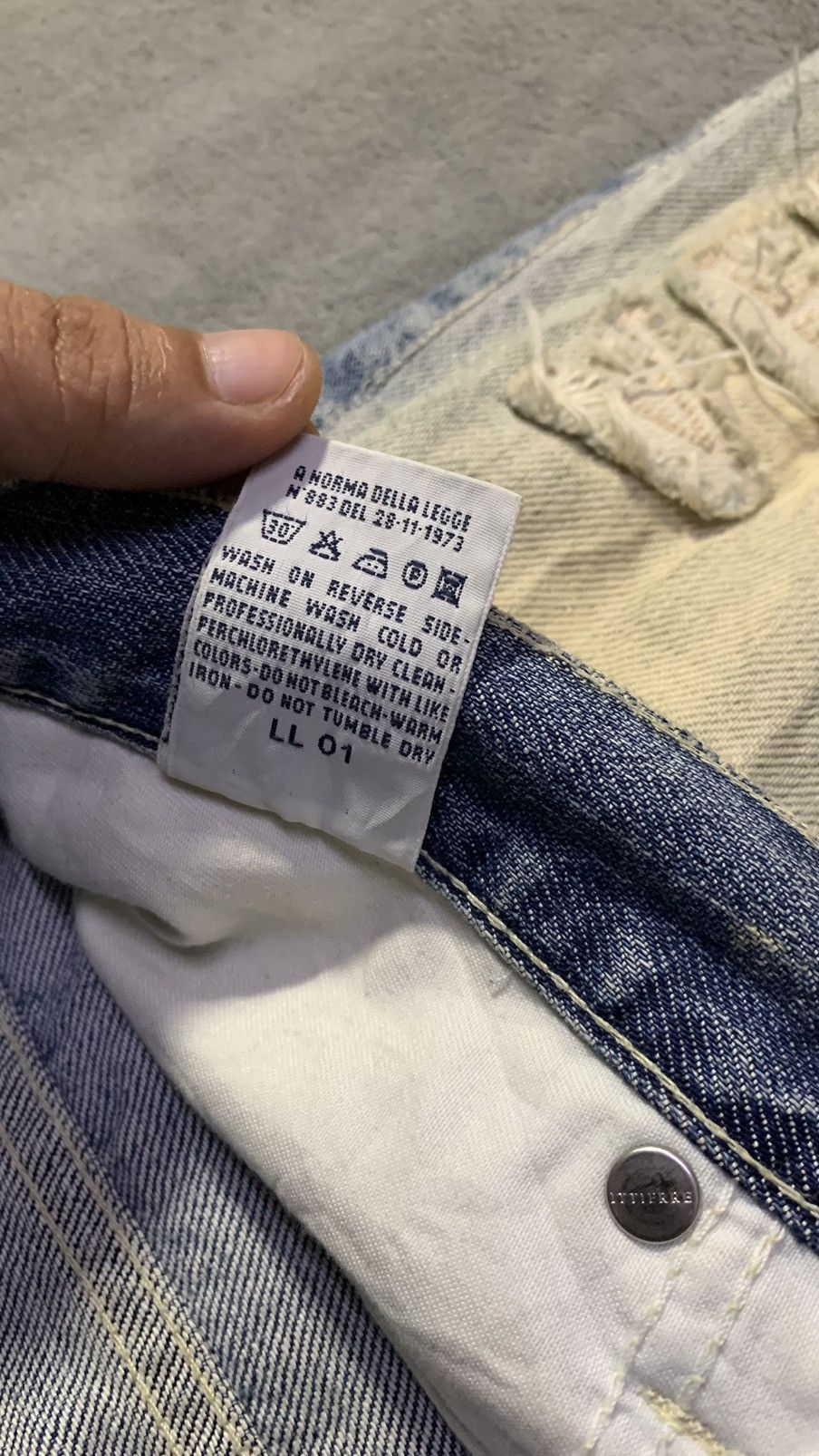 Versace Jeans Couture Versace Jeans Couture Distressed Jeans Size US 30 / EU 46 - 12 Thumbnail