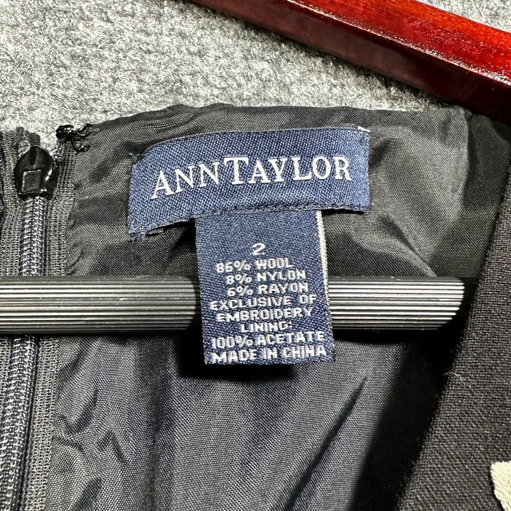 Ann Taylor Ann Taylor Dress Womens Black Wool Blend Embellished Floral Shift Lined Zip Size 2 Size XS / US 0-2 / IT 36-38 - 4 Thumbnail