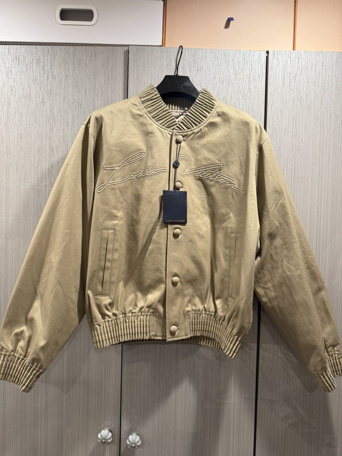 Louis Vuitton Louis Vuitton Beige Embroidered Logo Baseball Jacket Size US M / EU 48-50 / 2 - 1 Thumbnail