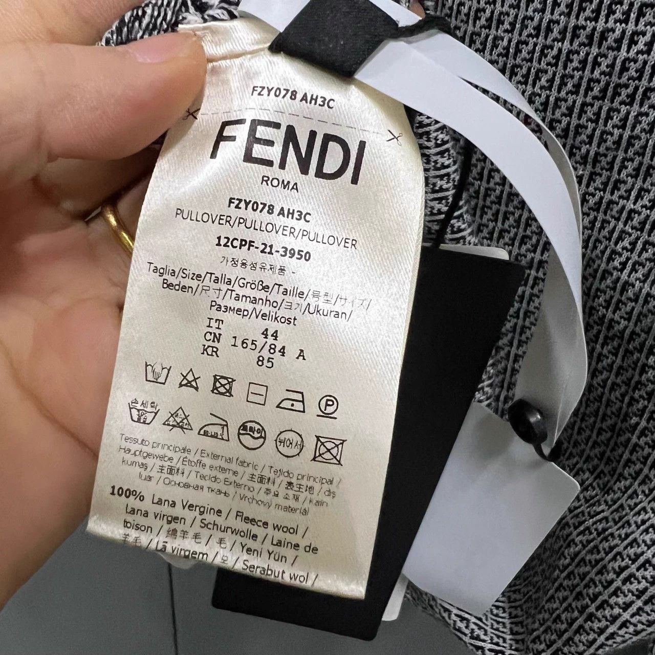 Fendi FENDI small logo all over wool knit sweater 44 new with tags Size M / US 6-8 / IT 42-44 - 6 Thumbnail