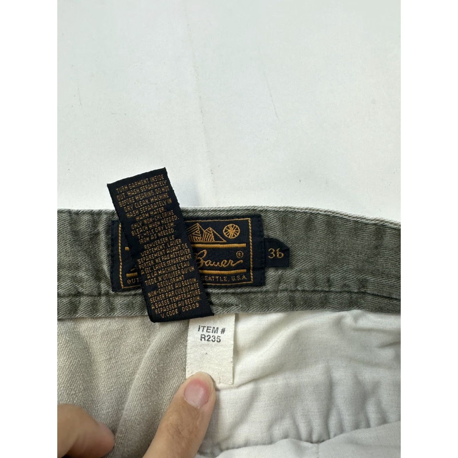 Eddie Bauer VINTAGE Eddie Bauer Shorts Men’s 32 Khaki Pleated Chino Golf Pockets Beige 8 in Inseam Mens Regular Casual 90s Size US 32 / EU 48 - 5 Thumbnail