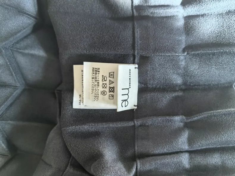 Issey Miyake issey miyake size:one size Black pleated skirt Size 31" - 4 Thumbnail