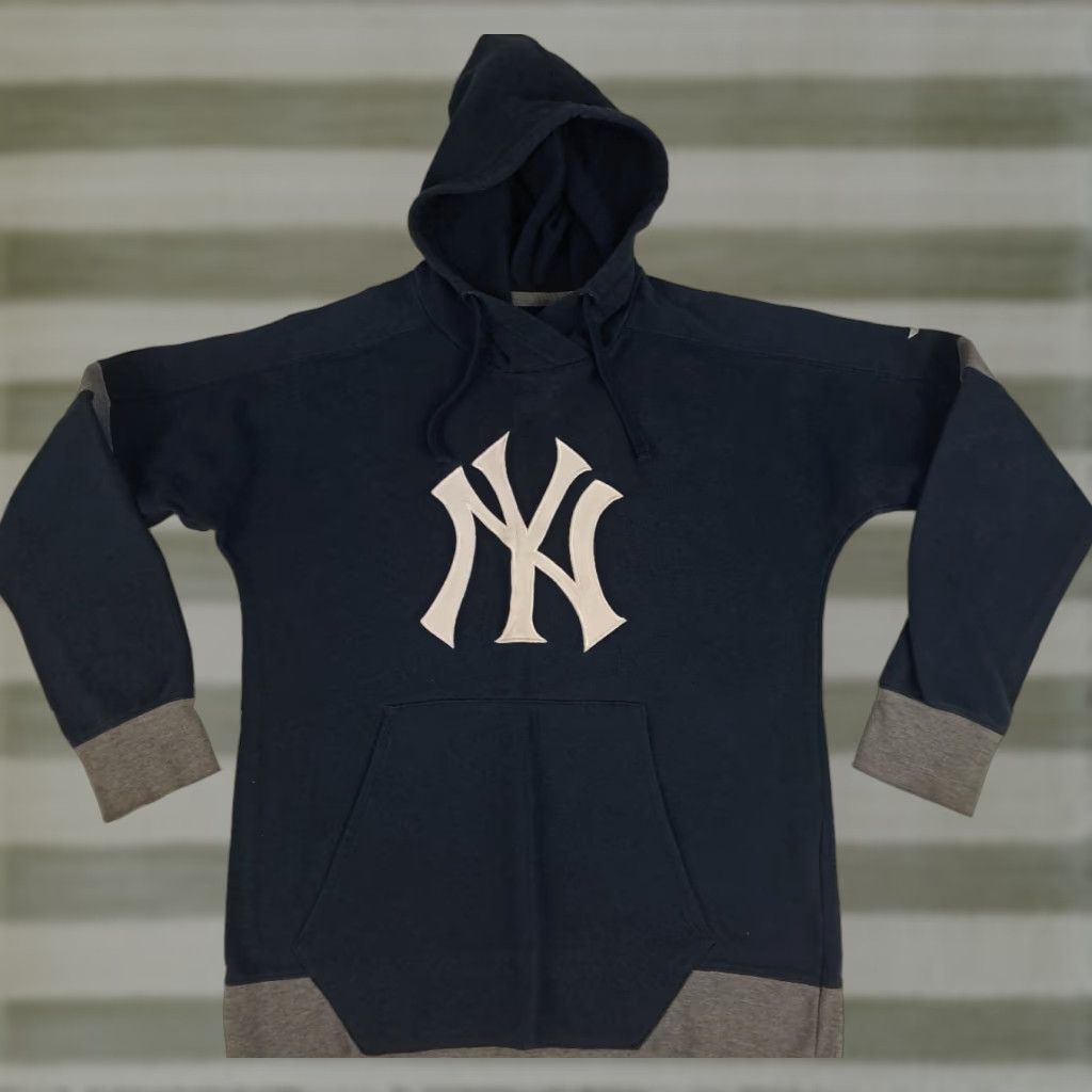 Vintage VINTAGE New York Yankees Baseball Small Woman Stitched Logo Hoodie Size S / US 4 / IT 40 - 1 Thumbnail