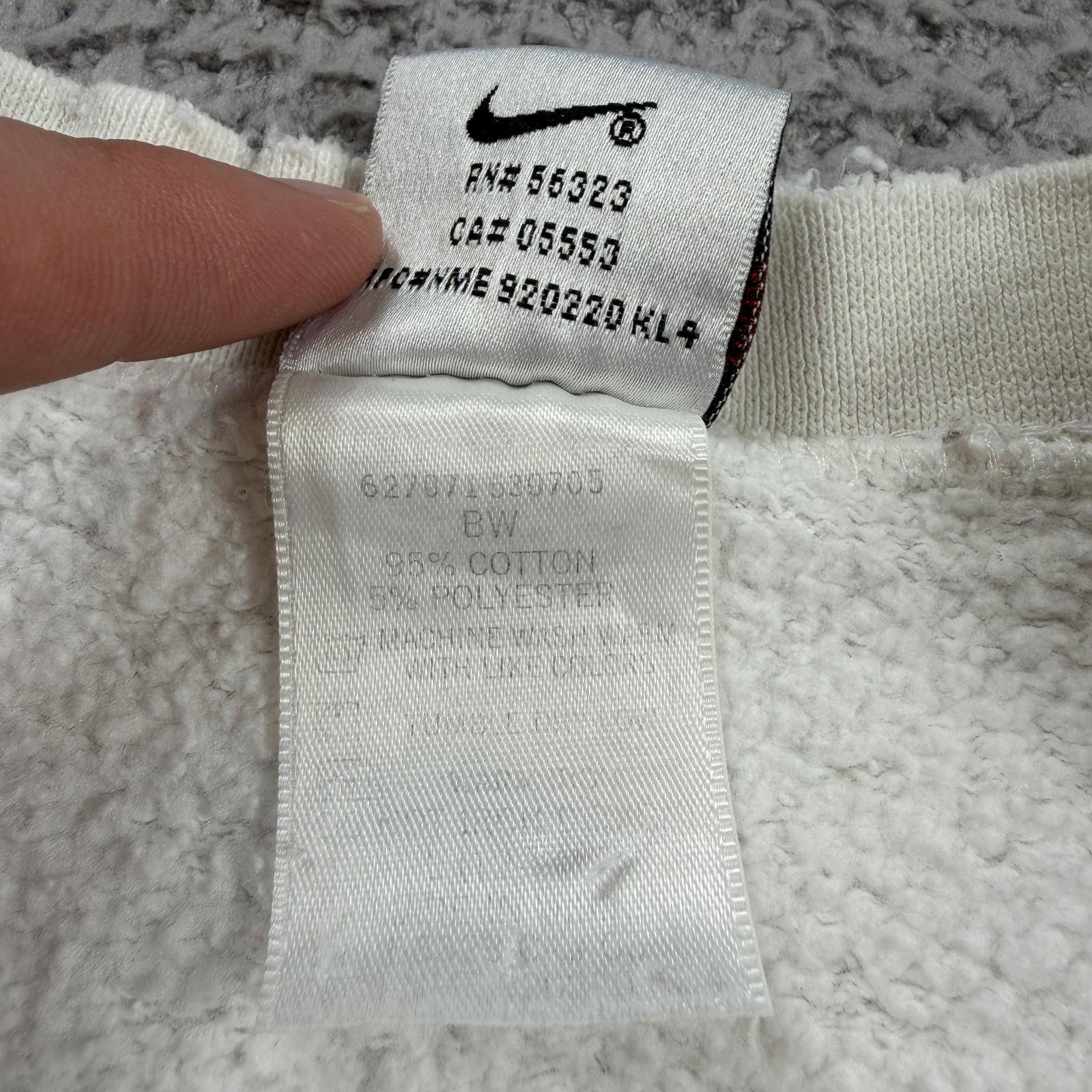 Nike Vintage Nike 90s Center Swoosh Crewneck Sweatshirt Made USA Size US L / EU 52-54 / 3 - 5 Thumbnail