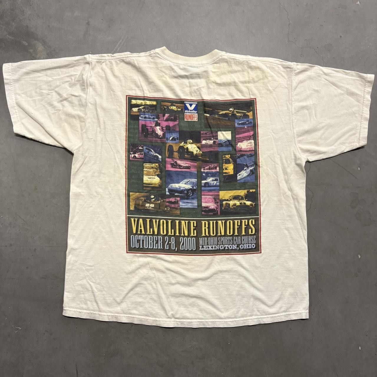 Vintage Crazy Vintage Y2K/2000s Valvoline Runoffs Racing Car Course T-Shirt! Size US XL / EU 56 / 4 - 1 Thumbnail
