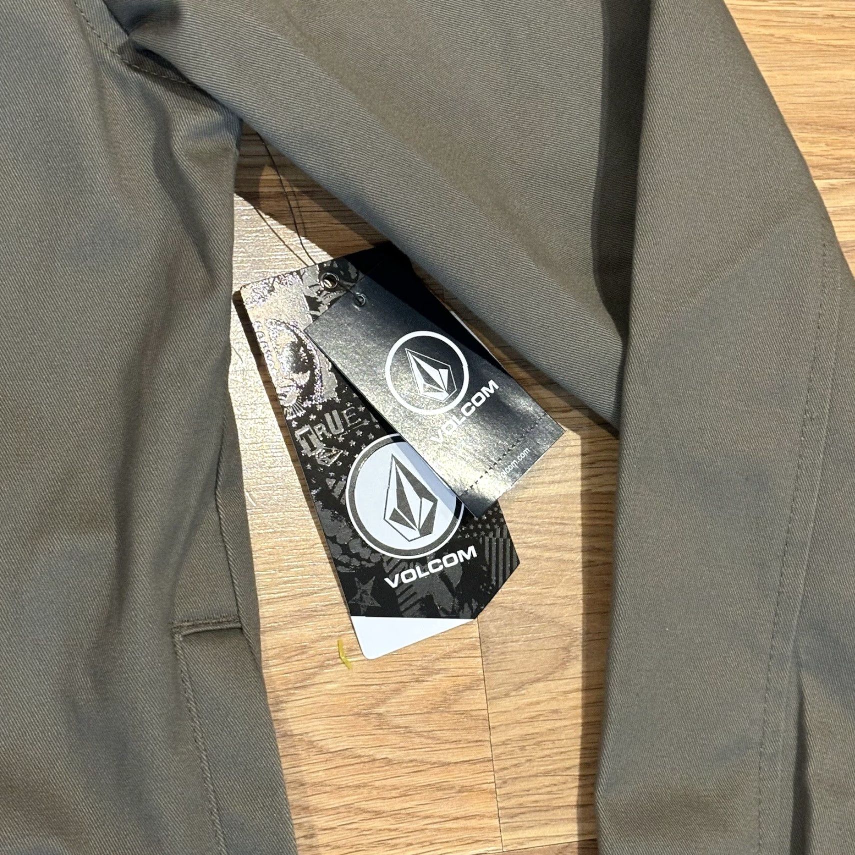 Volcom NWT Volcom Warren Jacket Mushroom Hooded Jacket Men’s Size Small Size US S / EU 44-46 / 1 - 2 Thumbnail