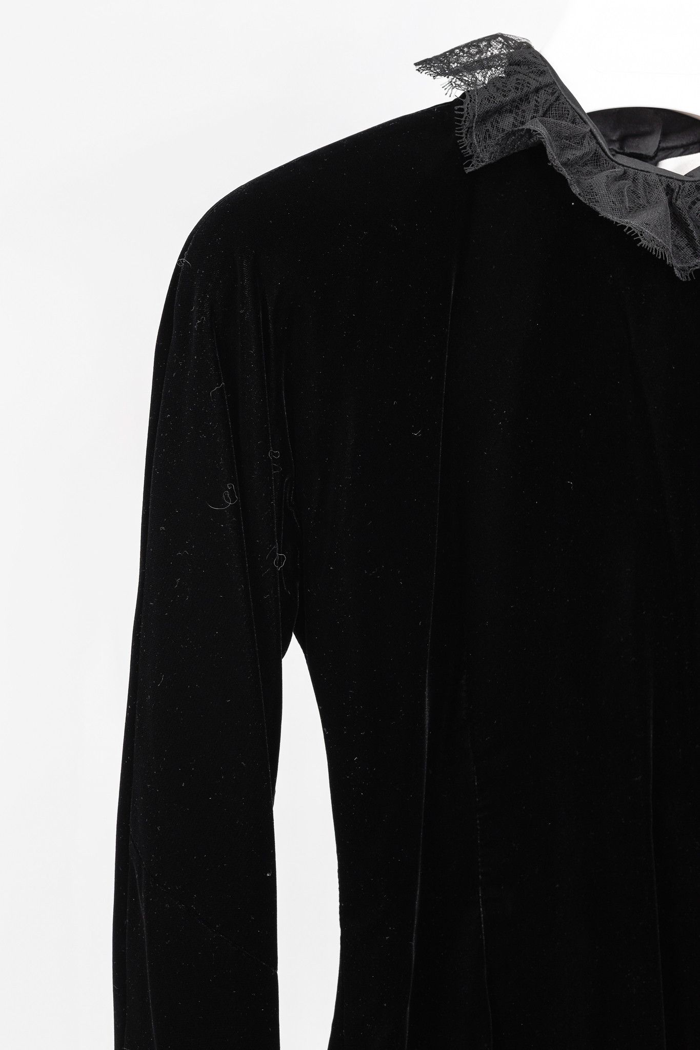 Vintage Carolyne Roehm Vintage Black Velvet Lace-Trim Top Size M / US 6-8 / IT 42-44 - 5 Thumbnail