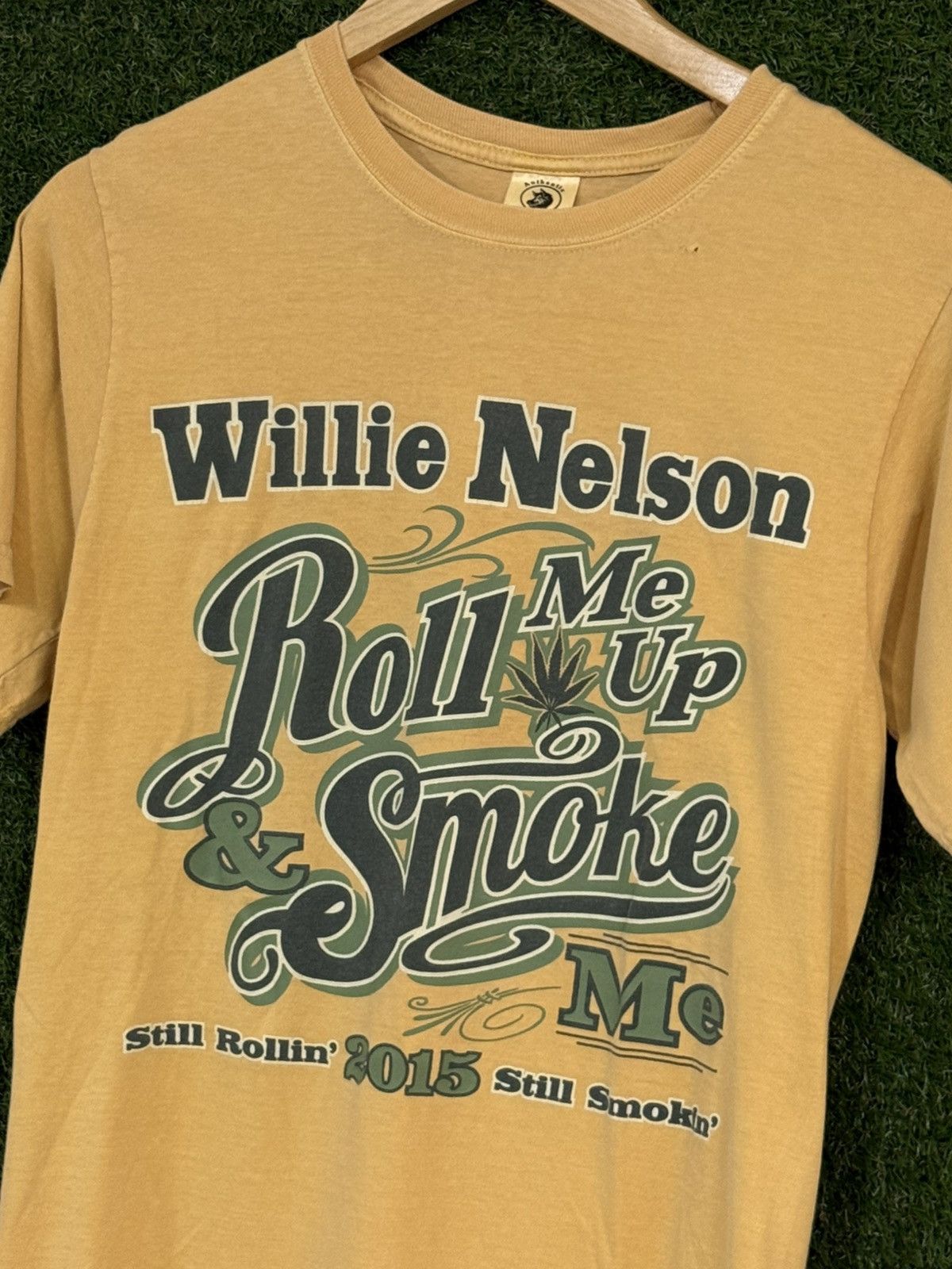 Vintage RARE Willie Nelson 2015 Tour Yellow Album Tee Small Country Size US S / EU 44-46 / 1 - 2 Thumbnail