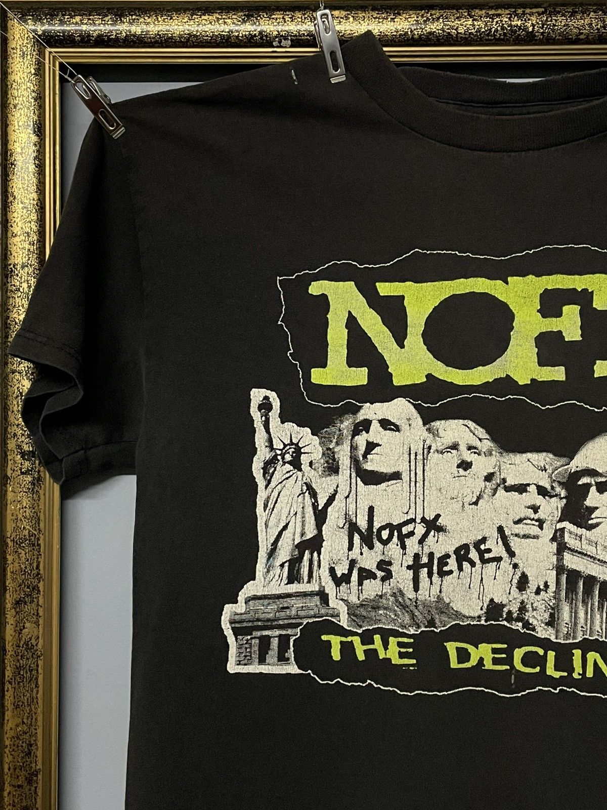 Vintage Vintage Original 90s Nofx The Decline Sunfaded Trash Tshirt Size US M / EU 48-50 / 2 - 4 Thumbnail