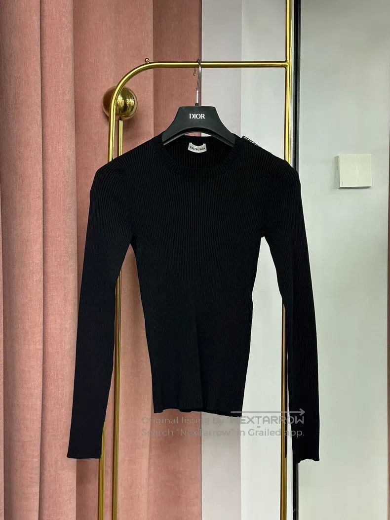 Balenciaga Balenciaga Shoulder logo letter black knitted coat bottomi Size XS / US 0-2 / IT 36-38 - 1 Thumbnail