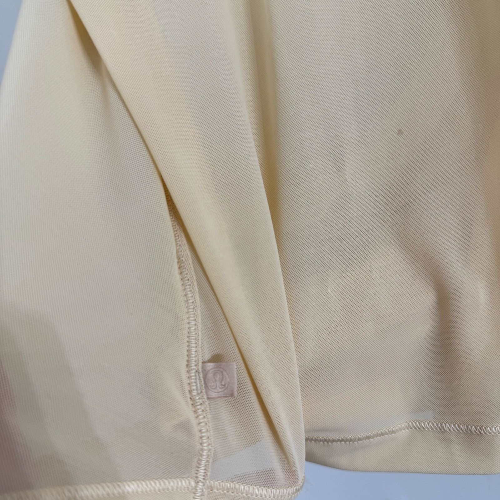 Lululemon Lululemon Lightweight Mesh Reversible Yoga T-Shirt Prosecco Size S / US 4 / IT 40 - 5 Thumbnail