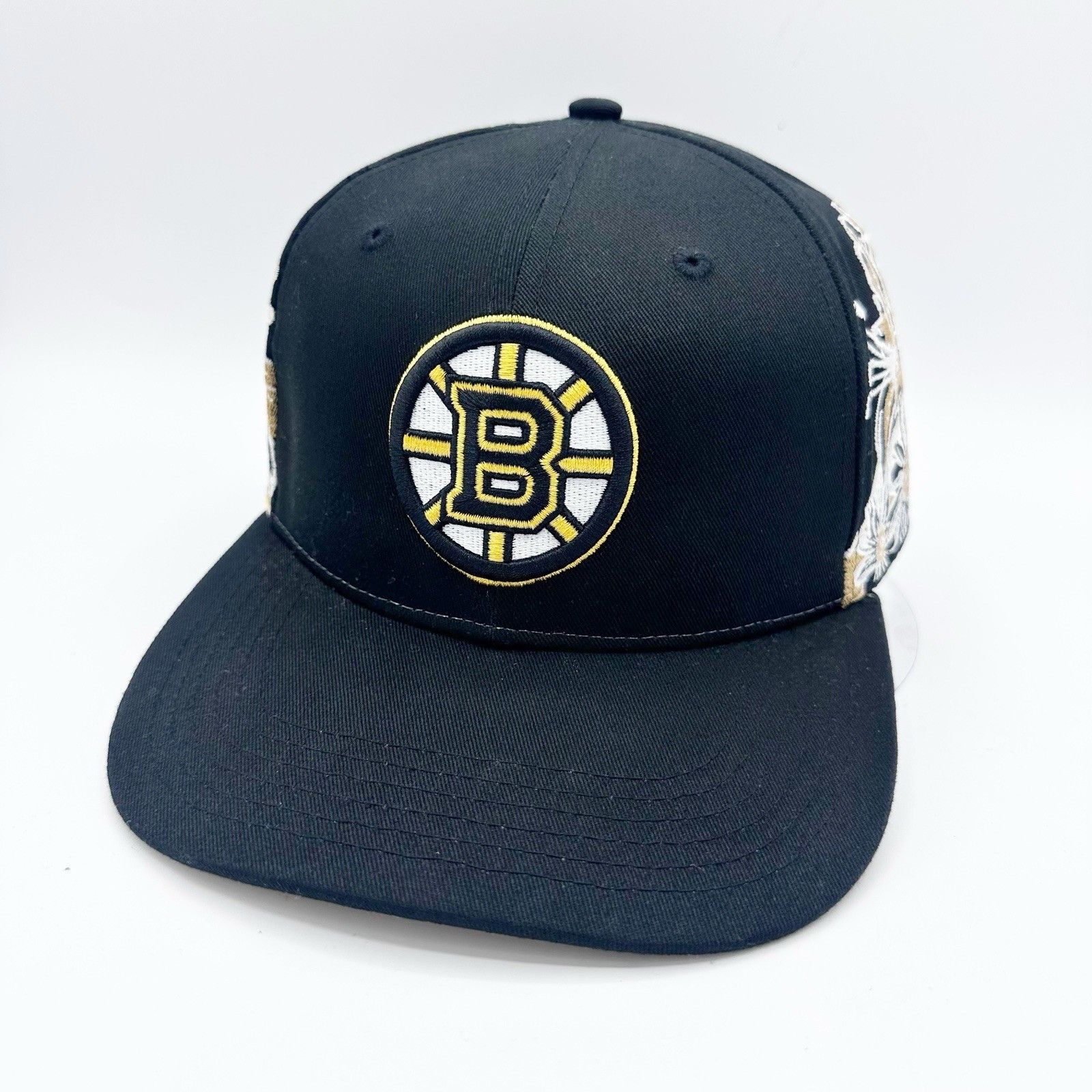 Starter Vintage Starter Boston Bruins Floral Wraparound Snap Back Size ONE SIZE - 1 Thumbnail