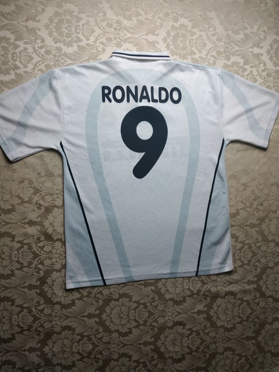Vintage RONALDO Inter Milan 2001-2002 away soccer jersey Size US L / EU 52-54 / 3 - 1 Thumbnail