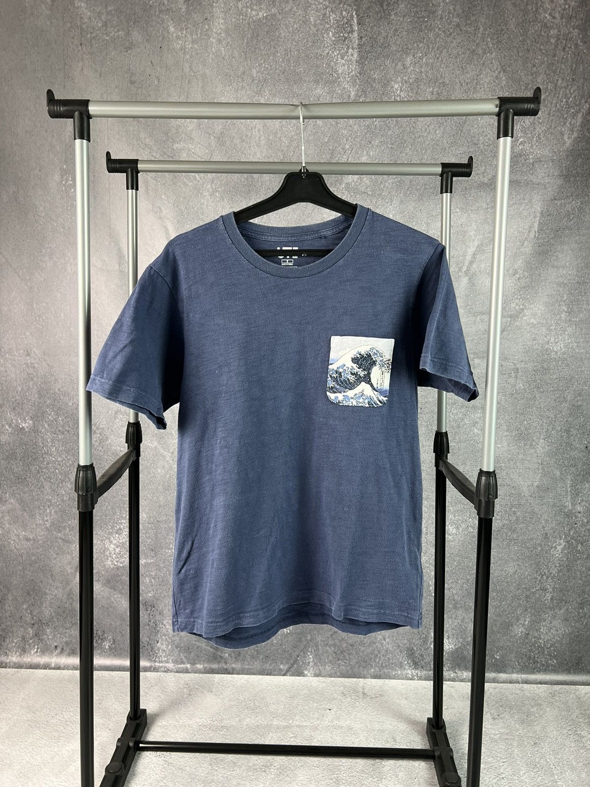 20471120 × Japanese Brand × Uniqlo Uniqlo Hokusai Blue Japanese streetwear T-shirt Size US S / EU 44-46 / 1 - 1 Thumbnail