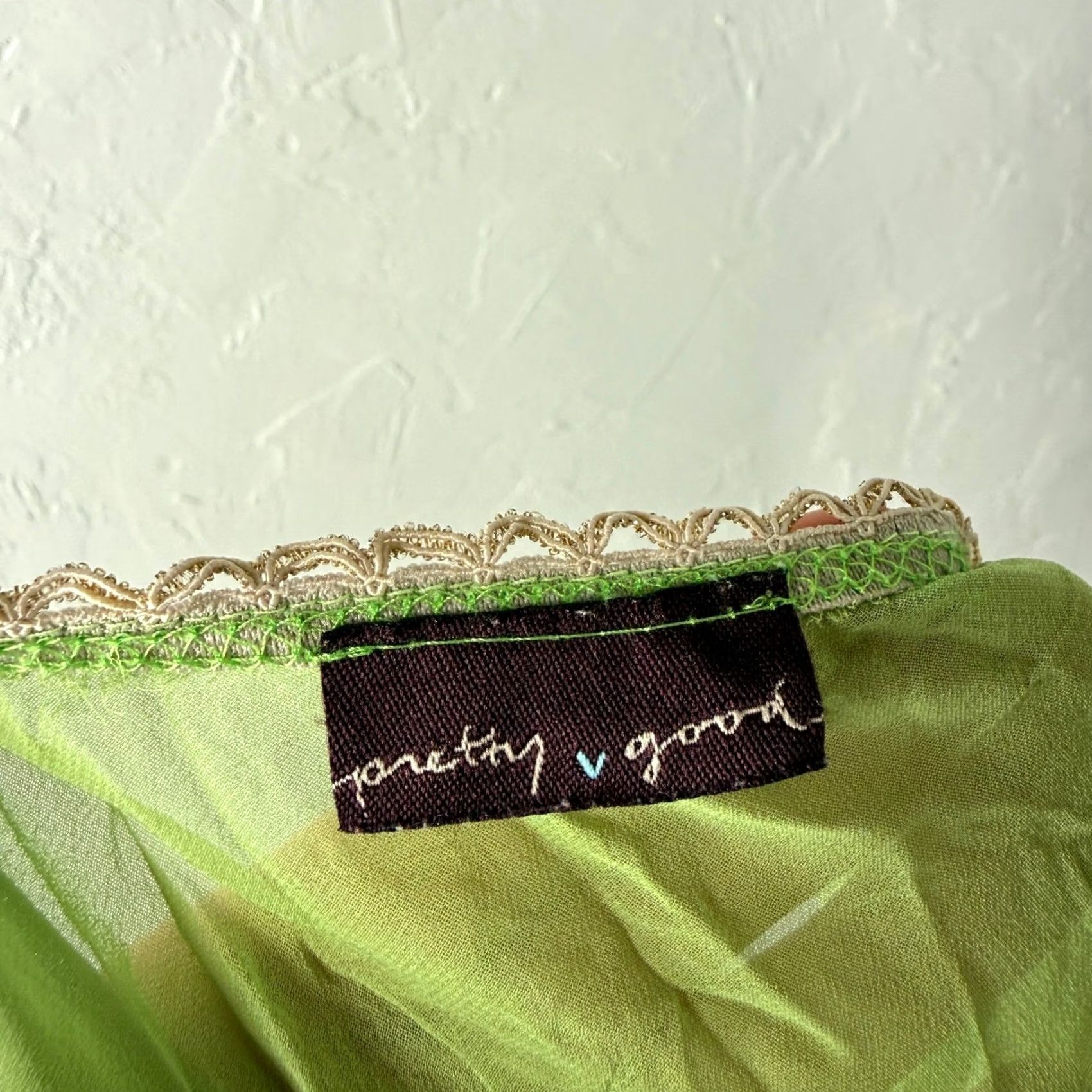 Vintage VINTAGE Pretty Good Shirt XS Half Sleeve V Neck Green 1990s Boho Polyester Lightweight Casual Mens Womens Girls Boys Size XS / US 0-2 / IT 36-38 - 6 Thumbnail