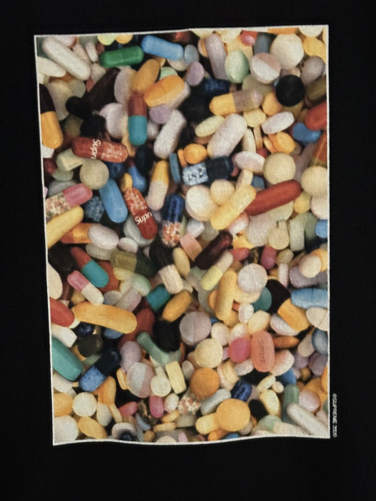 Supreme Supreme Pills Tee Size US L / EU 52-54 / 3 - 2 Thumbnail
