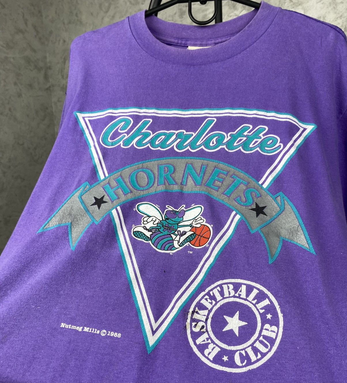NBA × Nutmeg Vintage 1988 Charlotte Hornets Nutmeg Mills T-Shirt Size US XL / EU 56 / 4 - 2 Thumbnail