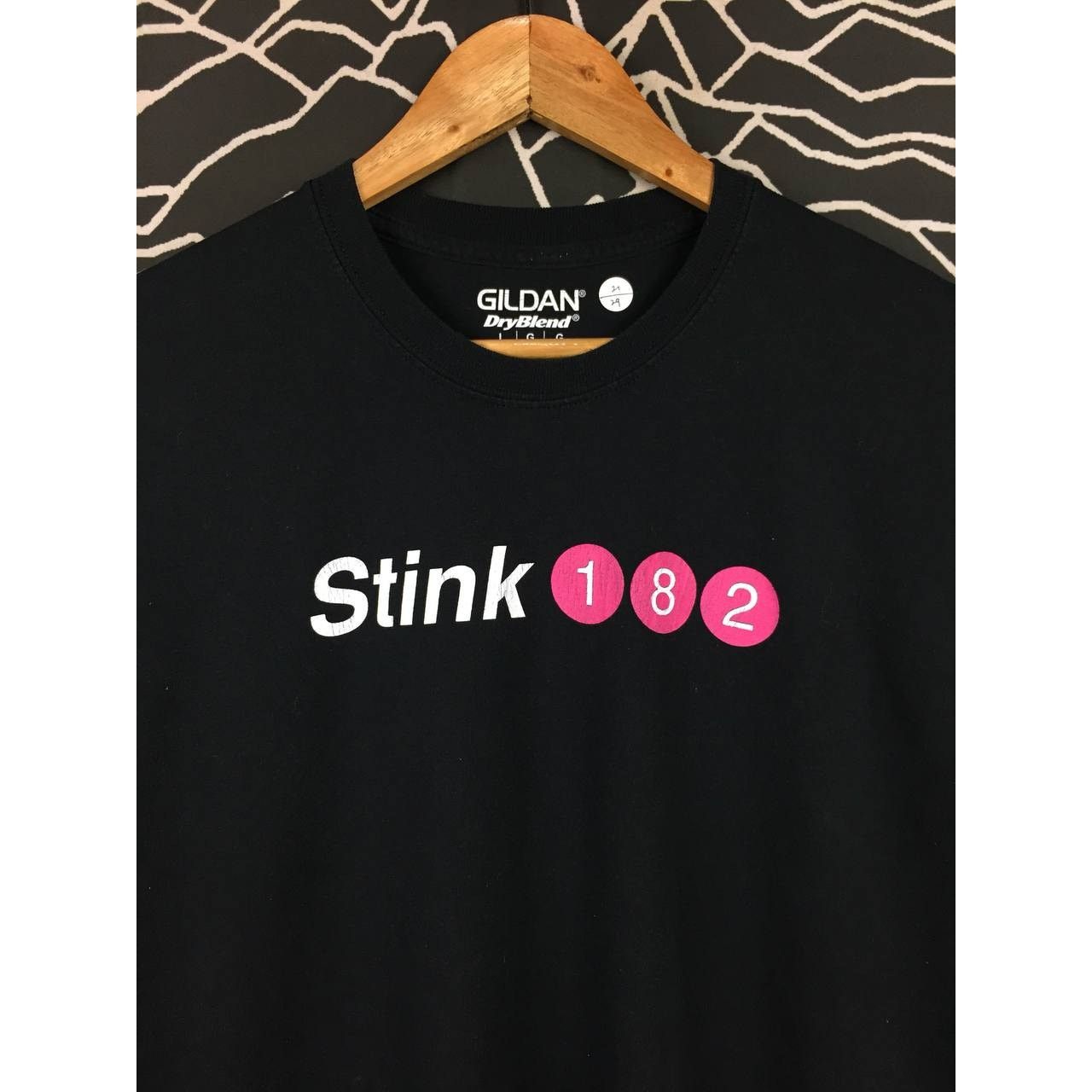 Gildan Stink 182 Spoof T-Shirt Blink 182 Parody Band Tee Size US L / EU 52-54 / 3 - 3 Thumbnail