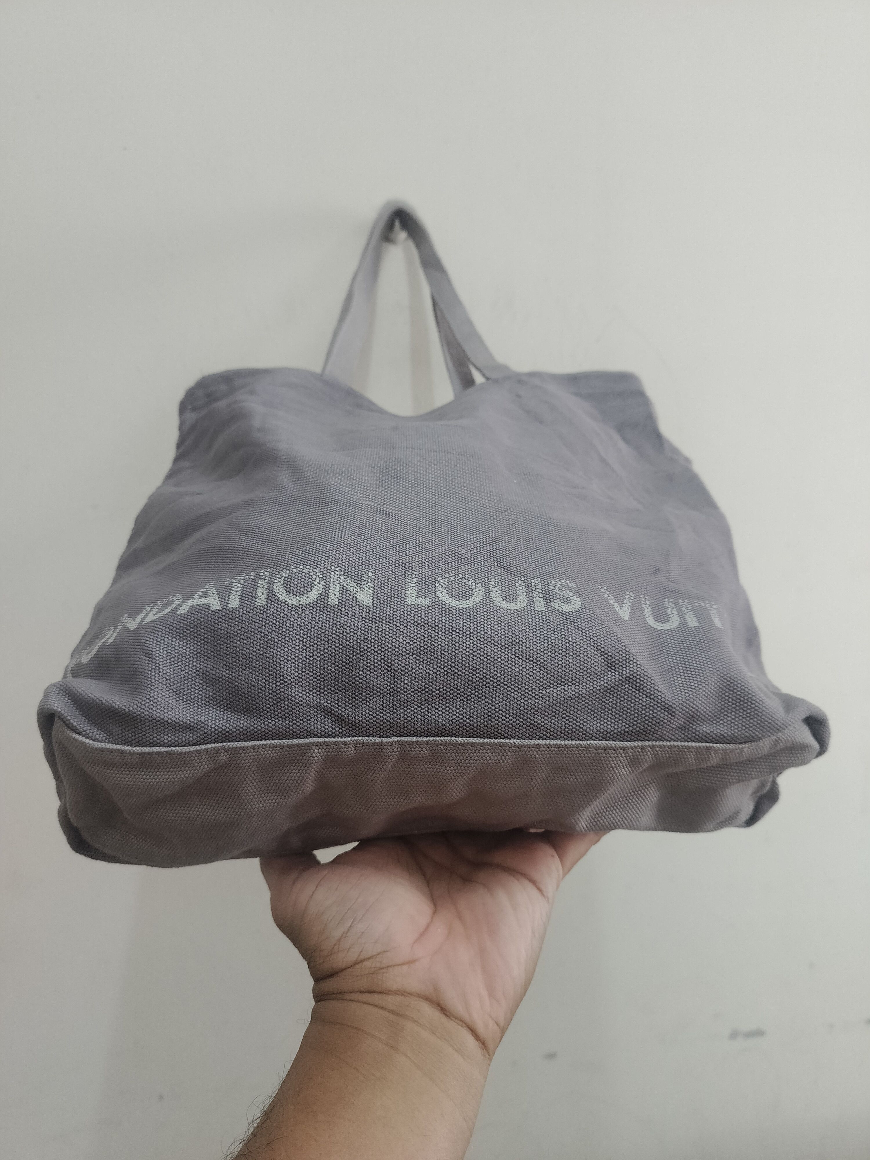 Louis Vuitton Foundation Louis Vuitton tote bag Size ONE SIZE - 5 Thumbnail