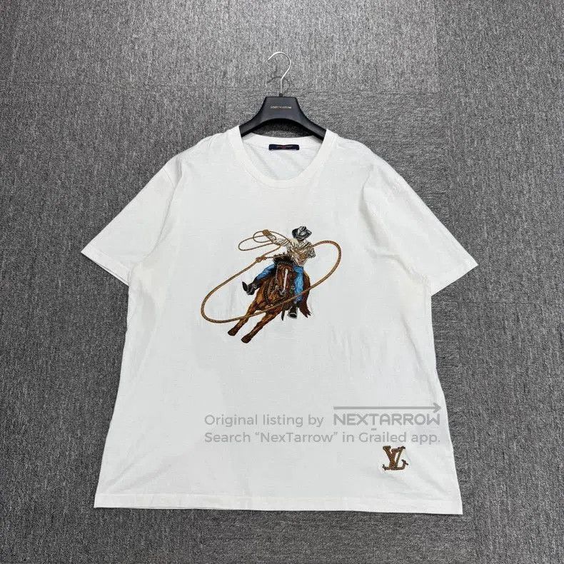 Louis Vuitton Louis Vuitton Denim Embroidered T-Shirt. Size US L / EU 52-54 / 3 - 1 Thumbnail