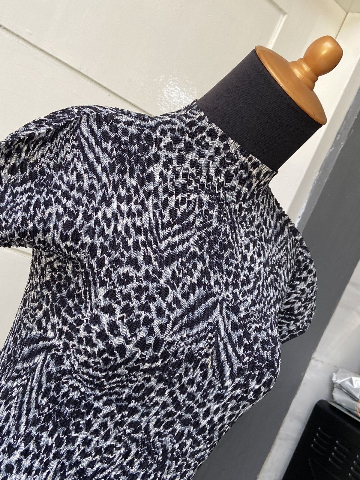 Designer × Japanese Brand VINVERT Black Pleats T-Shirt Size XXS / US 00 / IT 34 - 14 Thumbnail