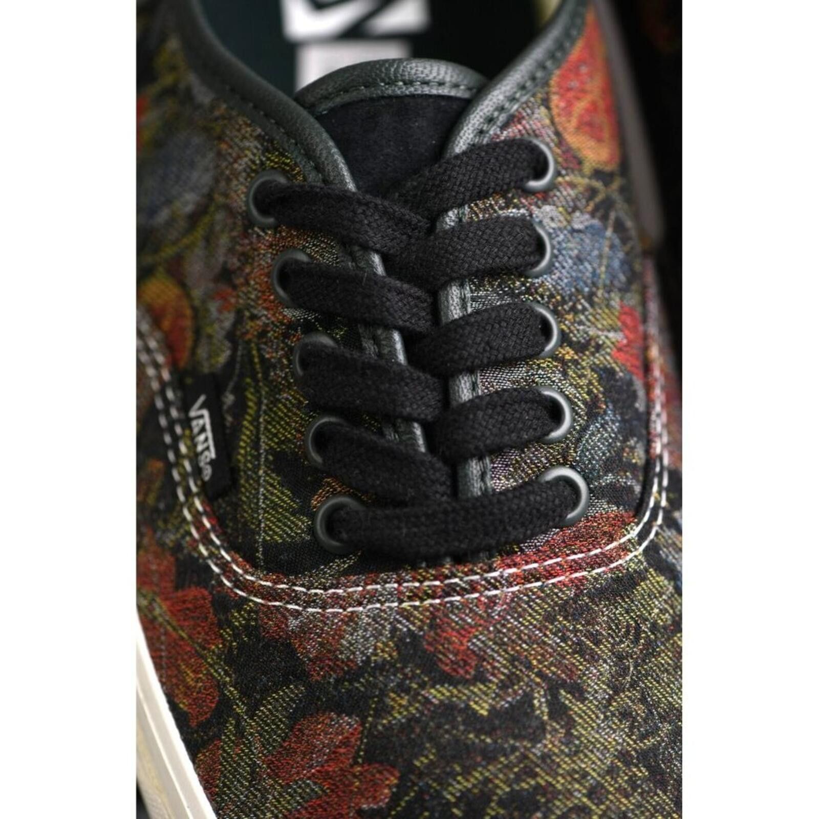 Vans VANS U LX AUTHENTIC REISSUE 44 JACQUARD FLORAL Size US 11 / EU 44 - 11 Thumbnail
