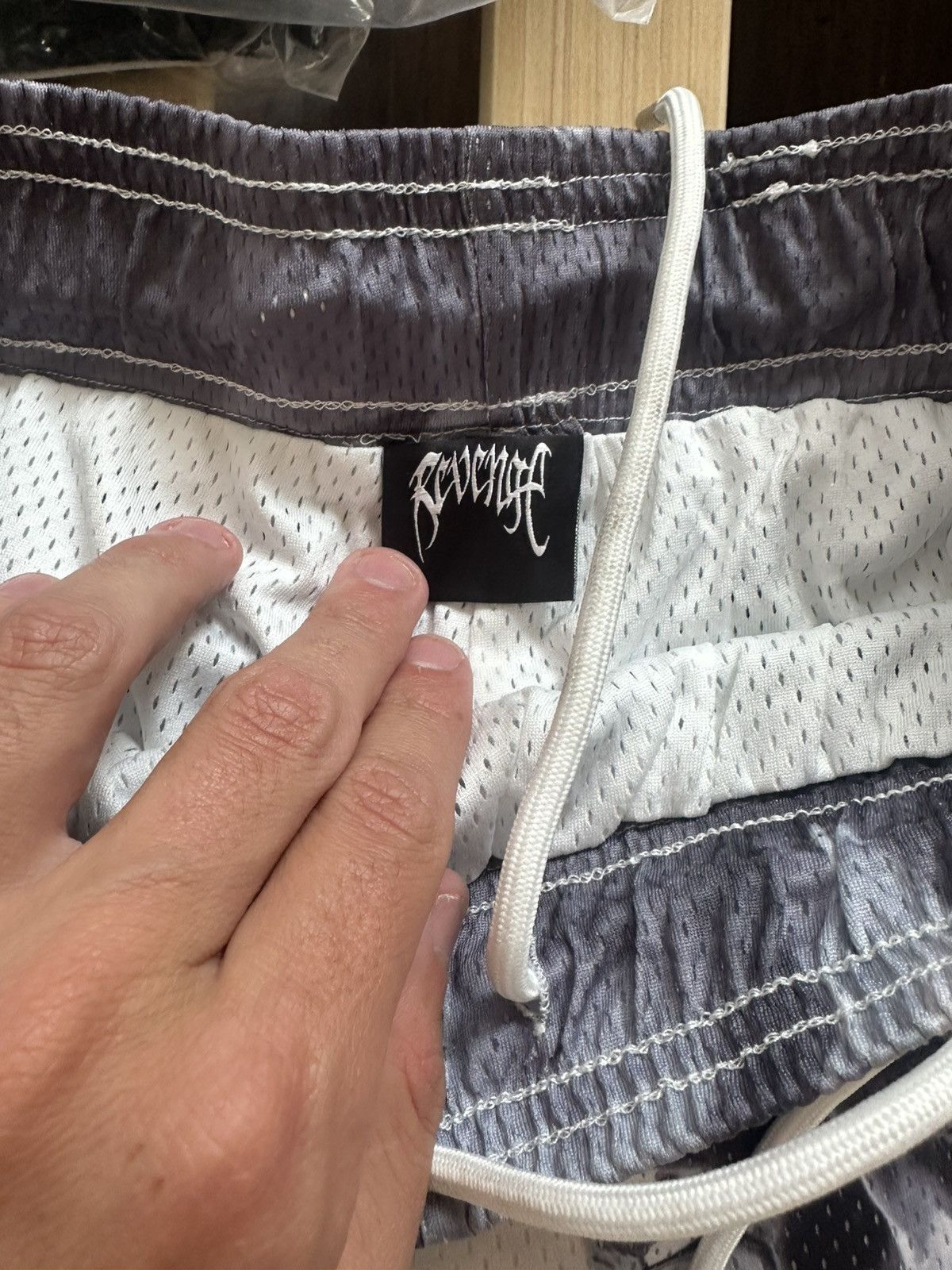 Revenge Heaven and Hell embroidered shorts white Size US 30 / EU 46 - 2 Thumbnail