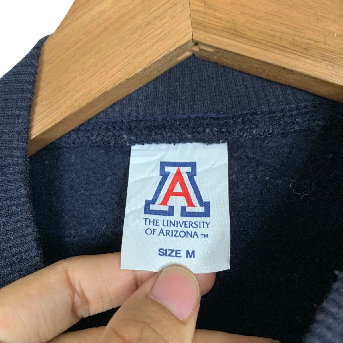 GU THE UNIVERSITY Of ARIZONA Big Logo Crop Sweatshirt #1465-C66 Size US M / EU 48-50 / 2 - 12 Thumbnail