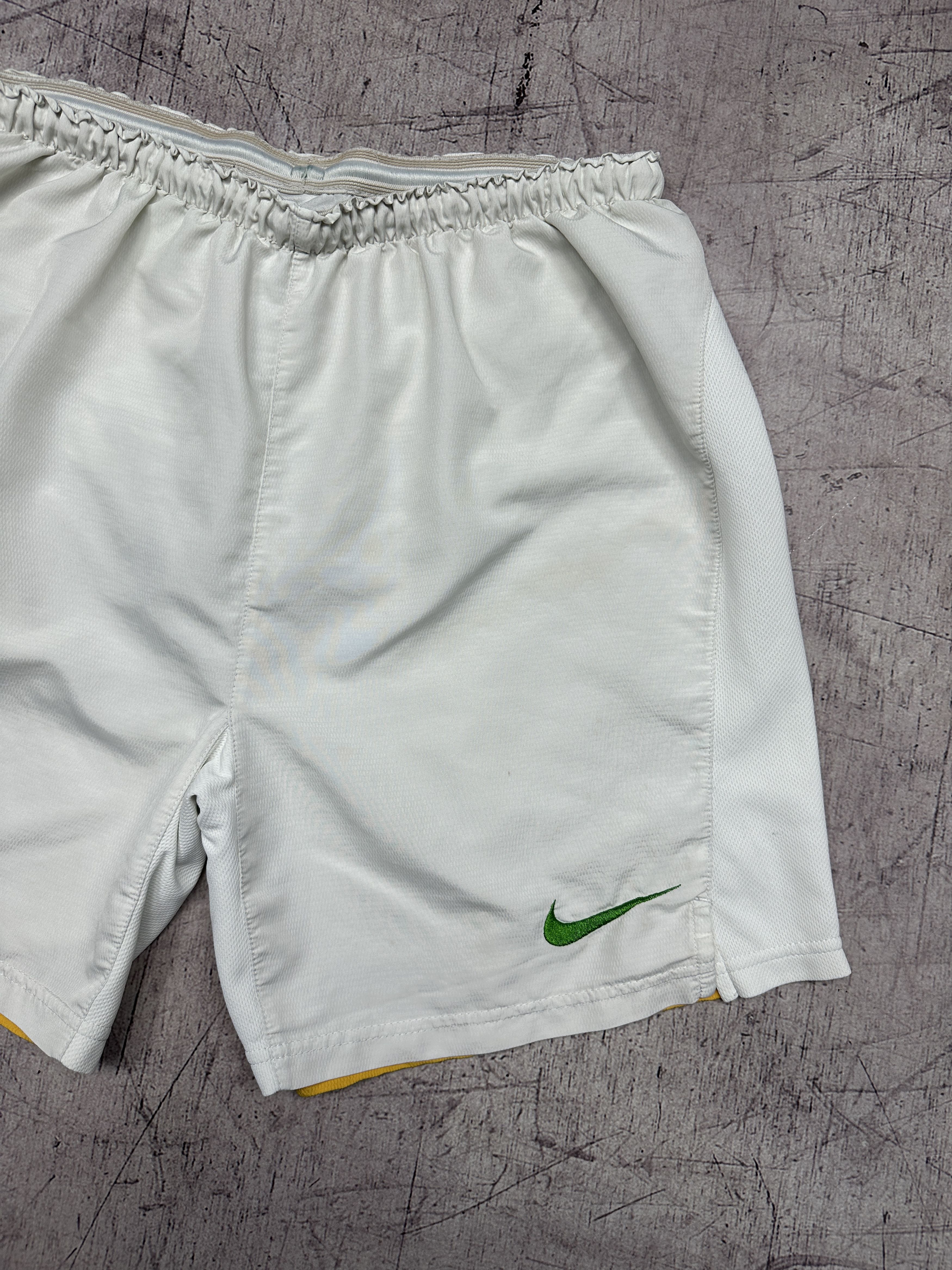 Nike Nike Celtic FC Vintage Mens Soccer Football Shorts Size US 30 / EU 46 - 2 Thumbnail