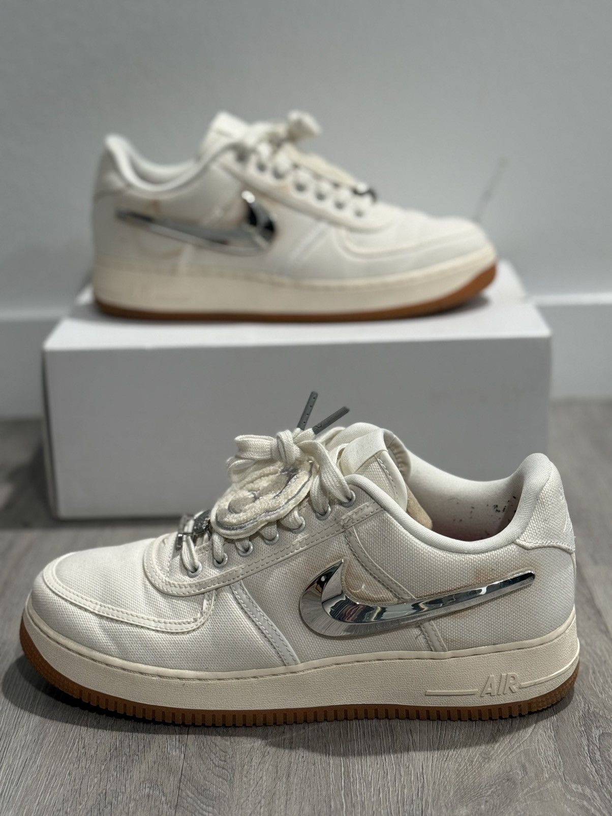 Nike × Travis Scott Air Force 1 Low Sail Size US 10 / EU 43 - 1 Thumbnail