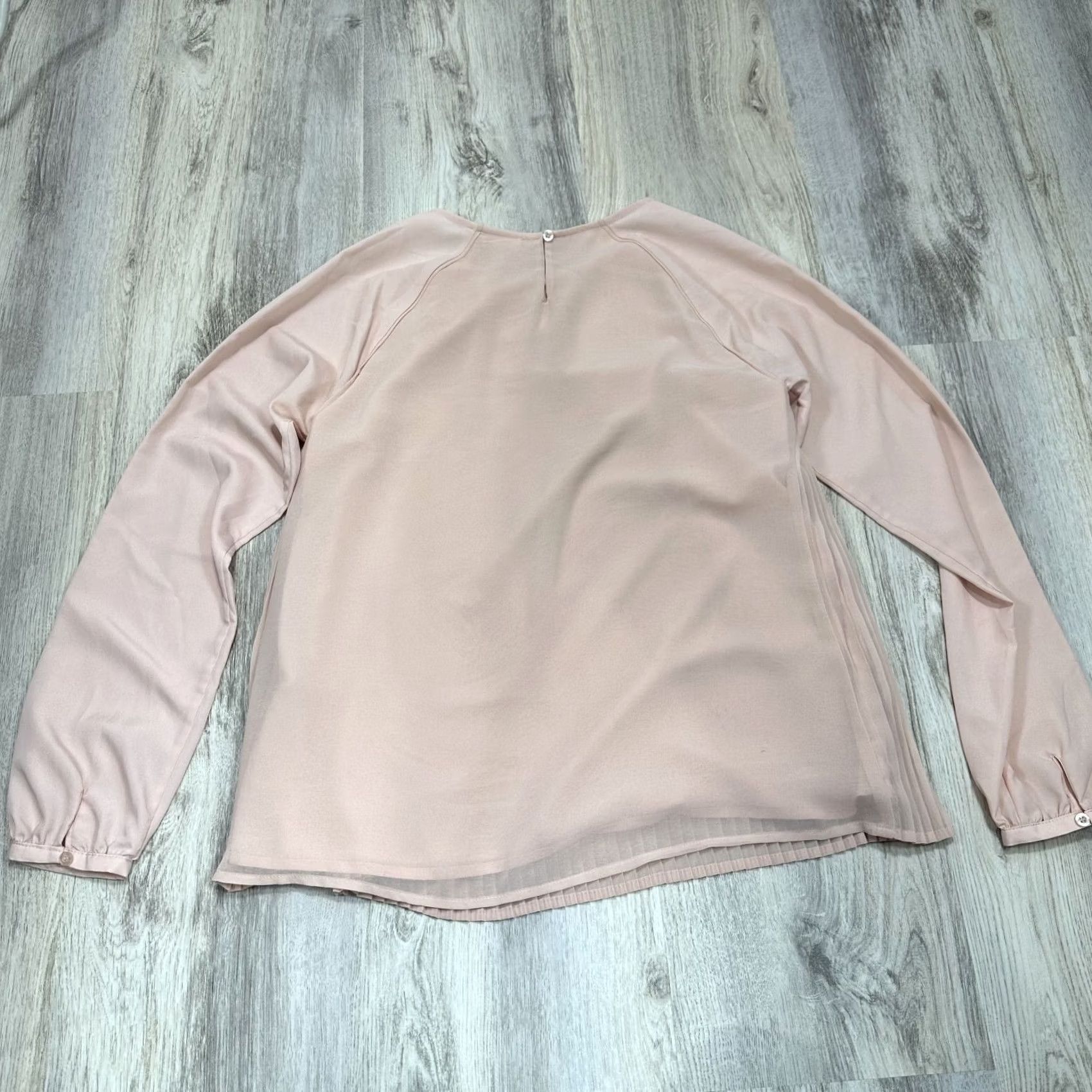 Calvin Klein Calvin Klein Pink Pleated Raglan Blouse Shirt Relaxed Regular S Women Long Sleeve Puff Accent Pleated Formal Evening Kidless Girls? Size S / US 4 / IT 40 - 3 Thumbnail