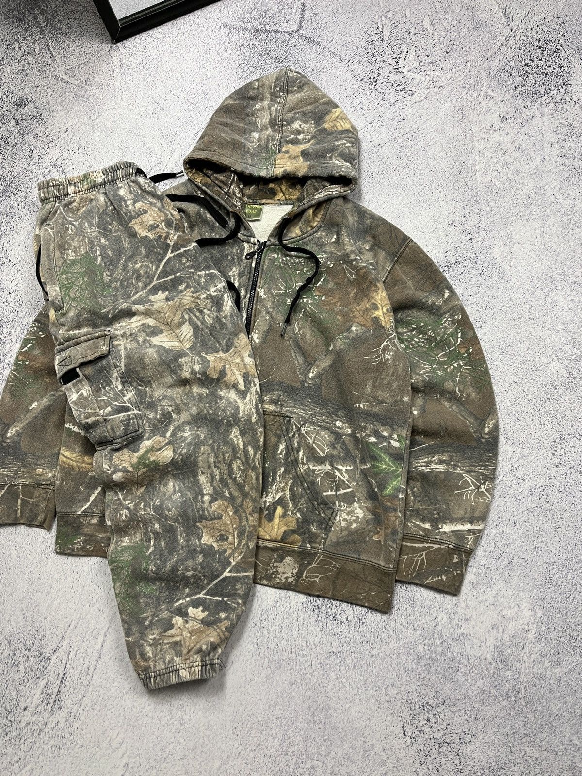Japanese Brand Crazy Vintage Y2K Realtree Zip Hoodie and Pants Tracksuit Size US M / EU 48-50 / 2 - 3 Thumbnail