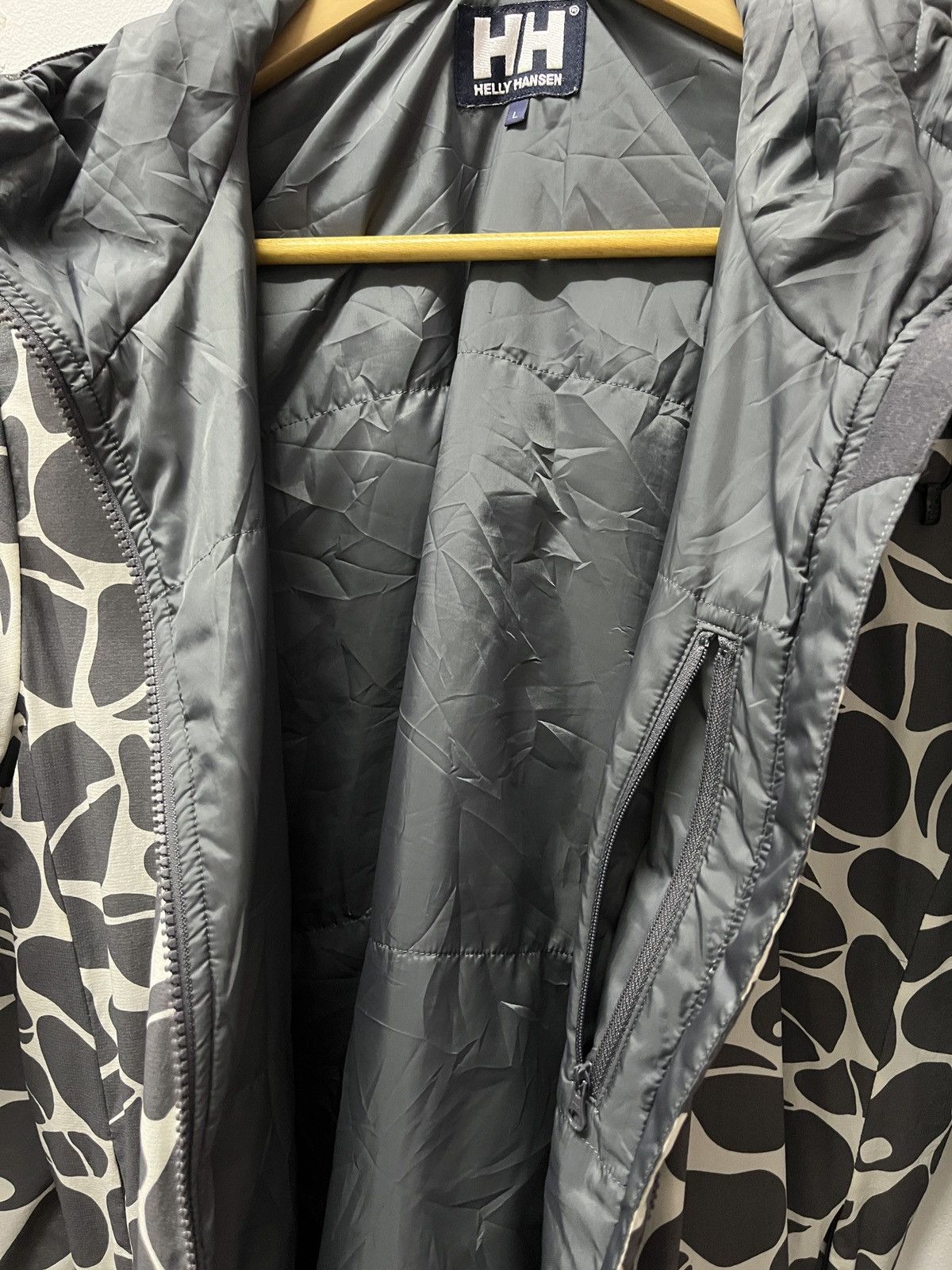 Helly Hansen ‼️🔥HELLY HANSEN WINDBREAKER 🔥‼️ Size US L / EU 52-54 / 3 - 10 Thumbnail