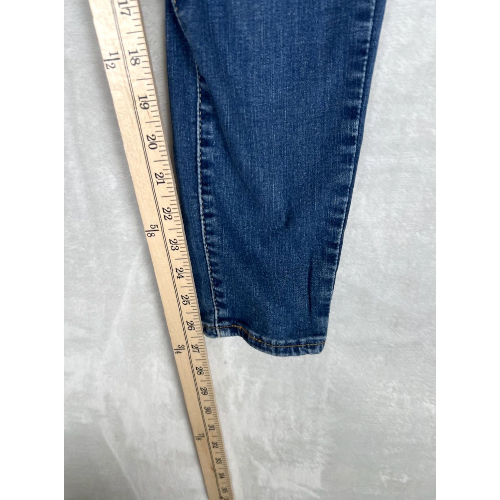 Levi's Levi's 720 High Rise Super Skinny Jeans Womens 30 Blue Medium Wash Denim Stretch Pocket Zip Back Pockets Size 30" / US 8 / IT 44 - 2 Thumbnail
