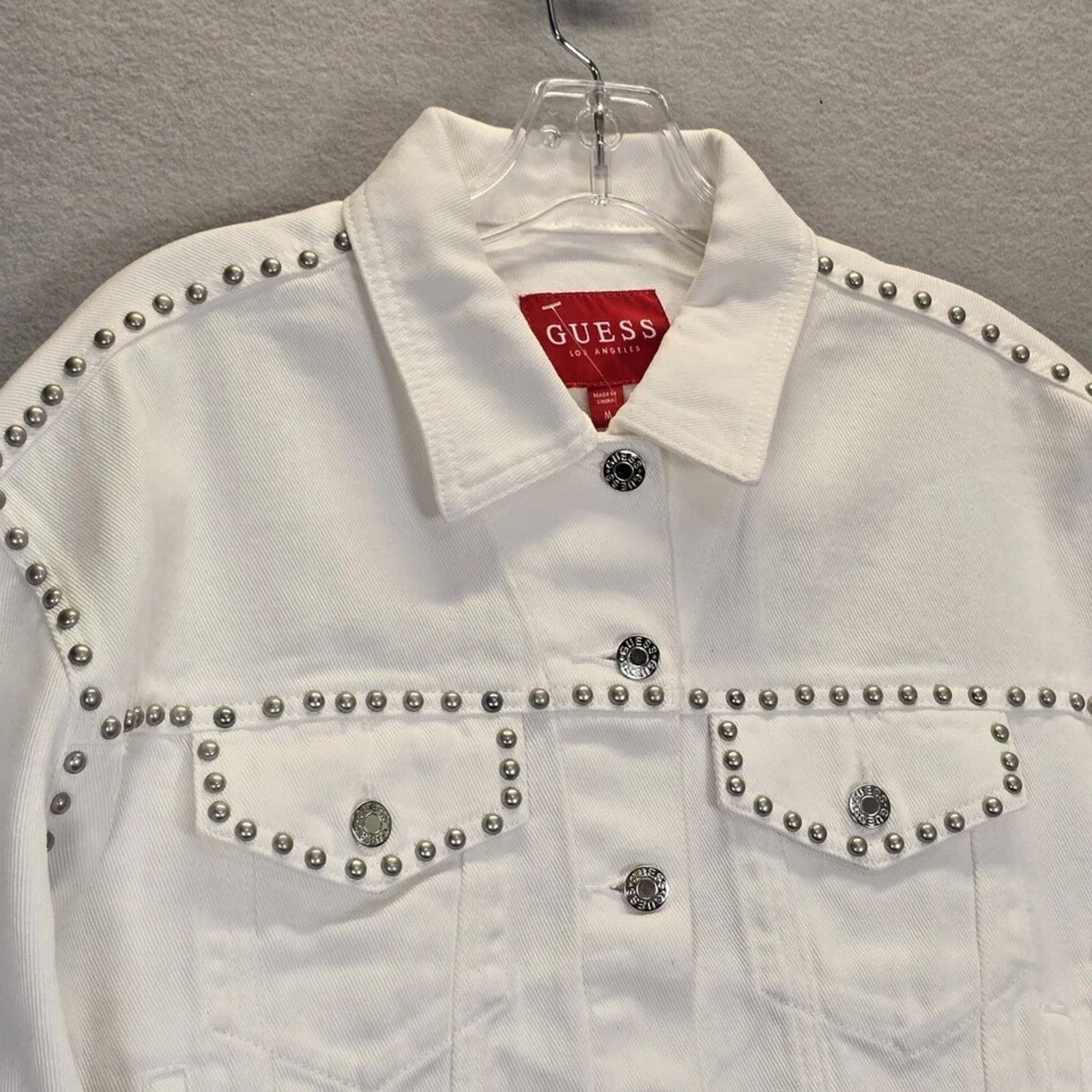 Guess GUESS CARA FLORAL STUDDED WHITE DENIM TRUCKER JEAN JACKET M Size M / US 6-8 / IT 42-44 - 2 Thumbnail