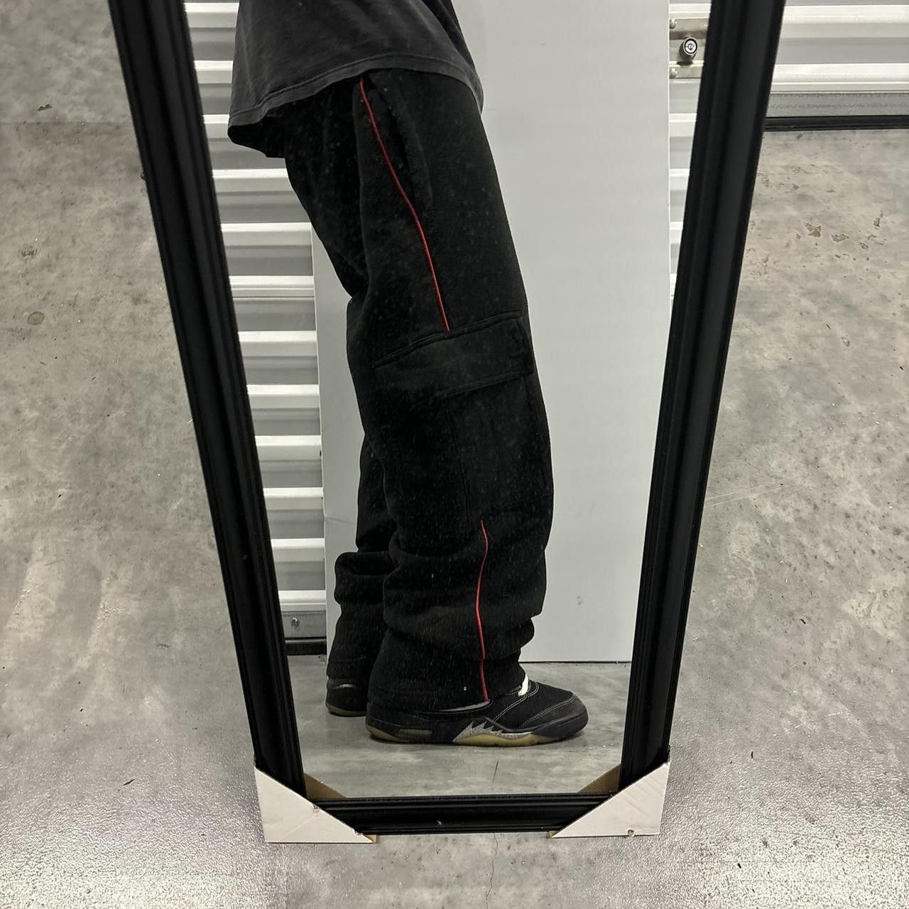 Japanese Brand Vintage Y2K/2000s Baggy Black and Red Cargo Sweatpants! Size US 32 / EU 48 - 2 Thumbnail