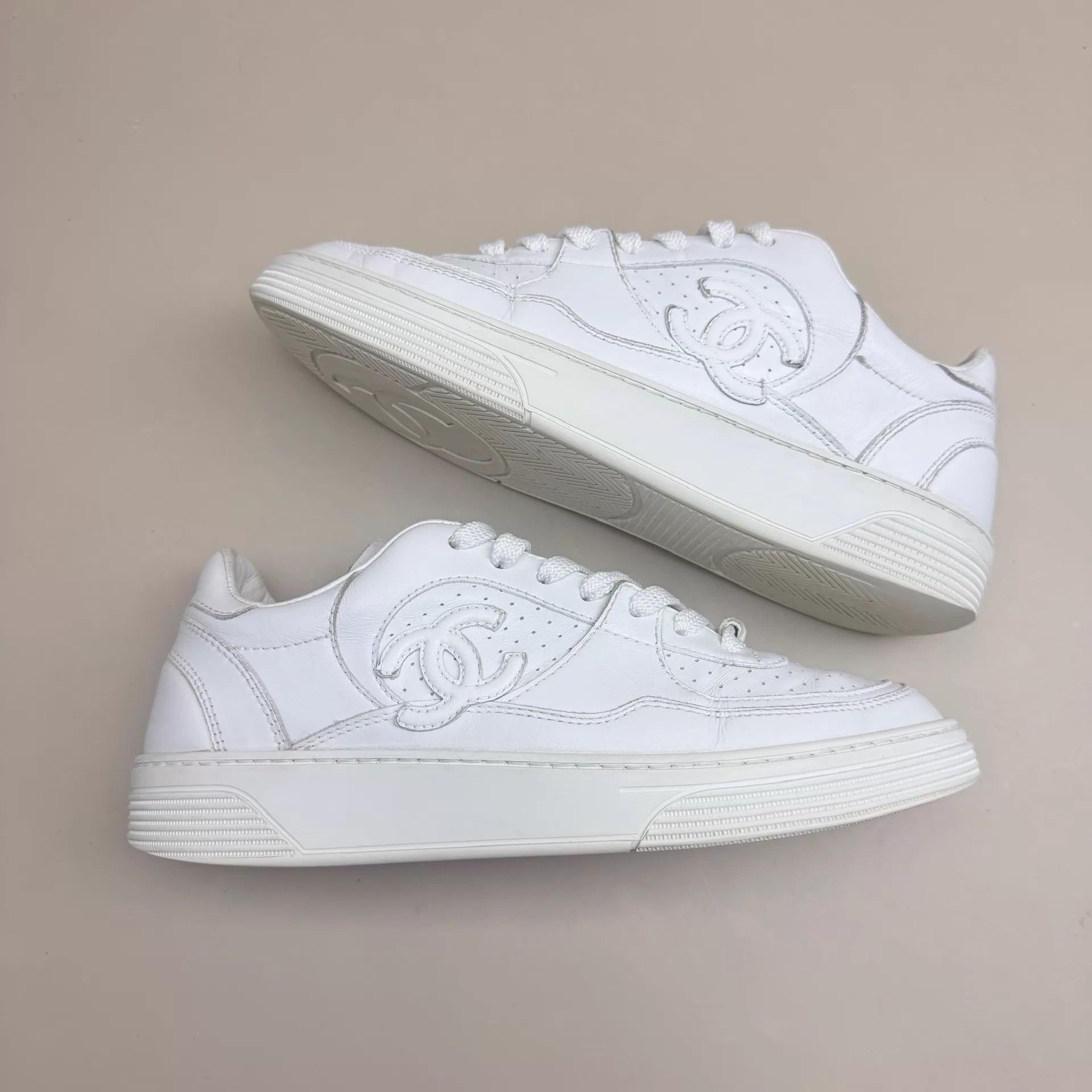 Chanel CHANEL CC Logo White Casual Sneakers 36 95 New Size US 5.5 / IT 35.5 - 4 Thumbnail