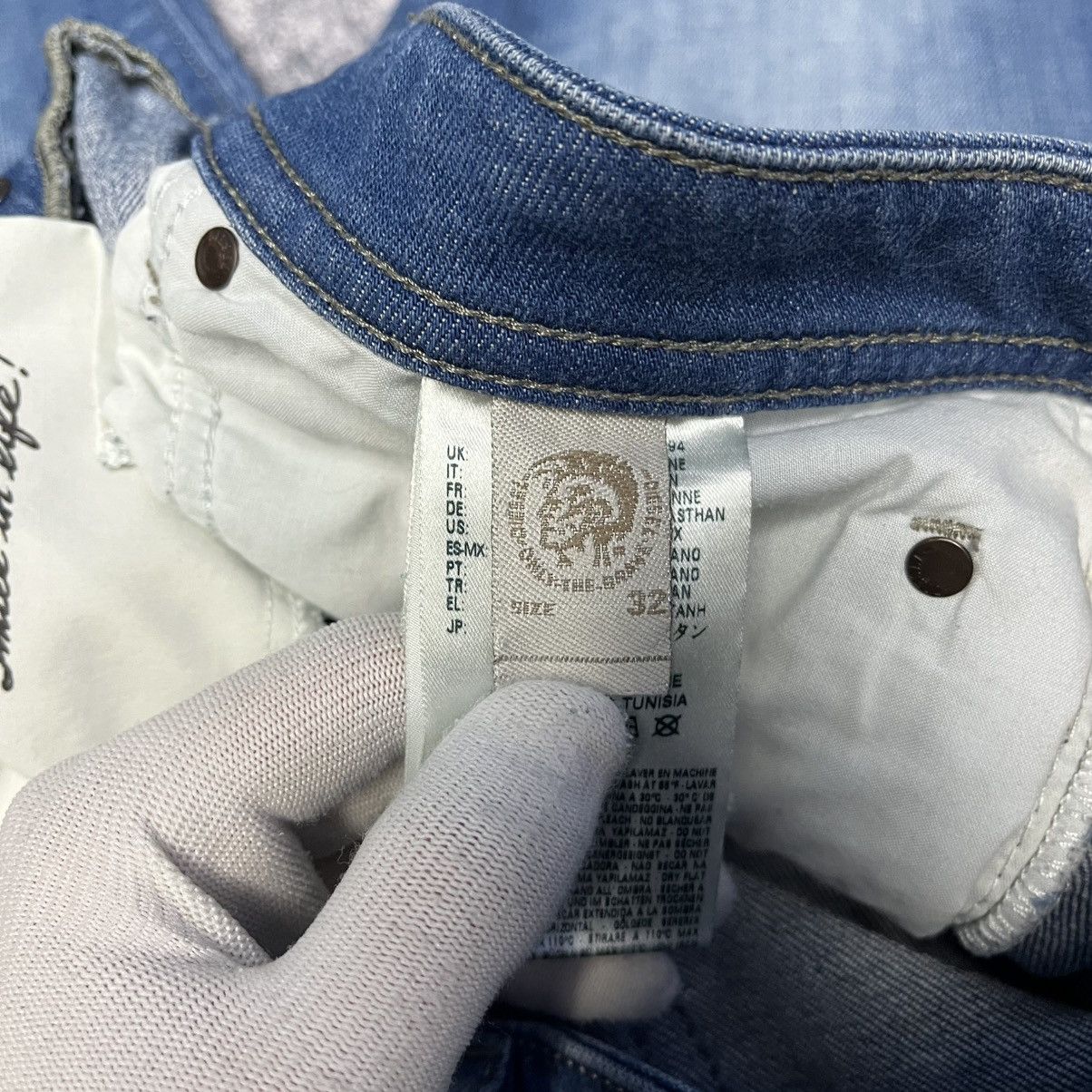 Diesel Vintage Diesel Distressed Denim Jeans Buster Streetwear Y2K Size US 32 / EU 48 - 11 Thumbnail