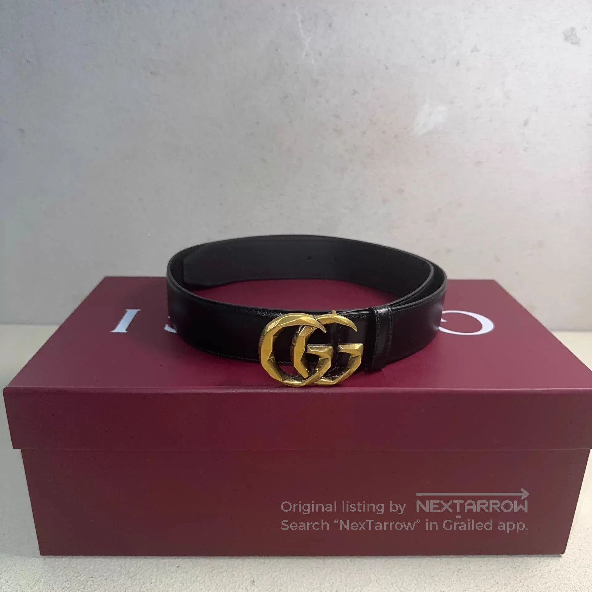 Gucci Black Leather Belt with Gold Interlocking Buckle. Size ONE SIZE - 1 Thumbnail