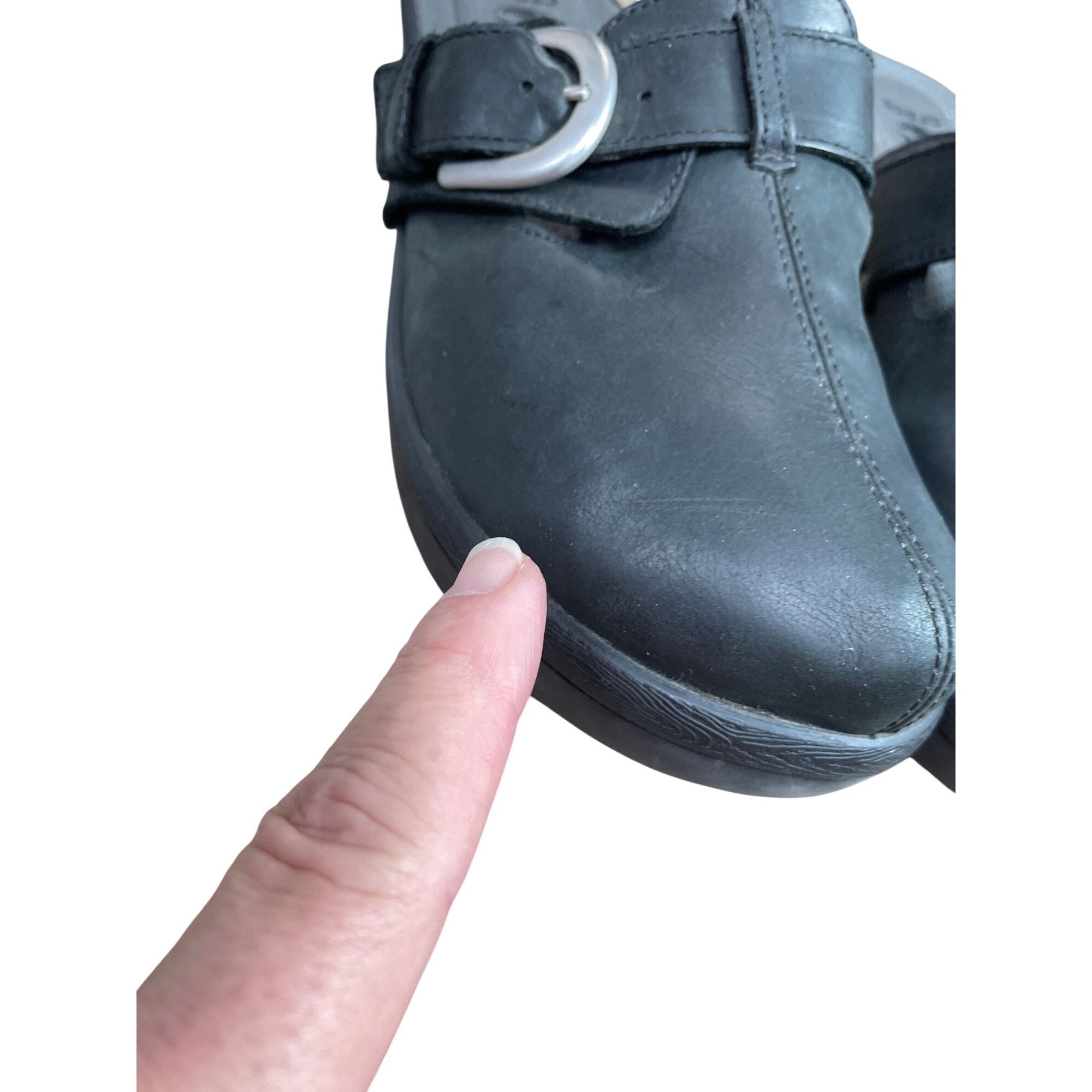 Crocs Crocs womans black leather slip on clogs mules Sz 9 SKU 9725 Size US 9 / IT 39 - 14 Thumbnail