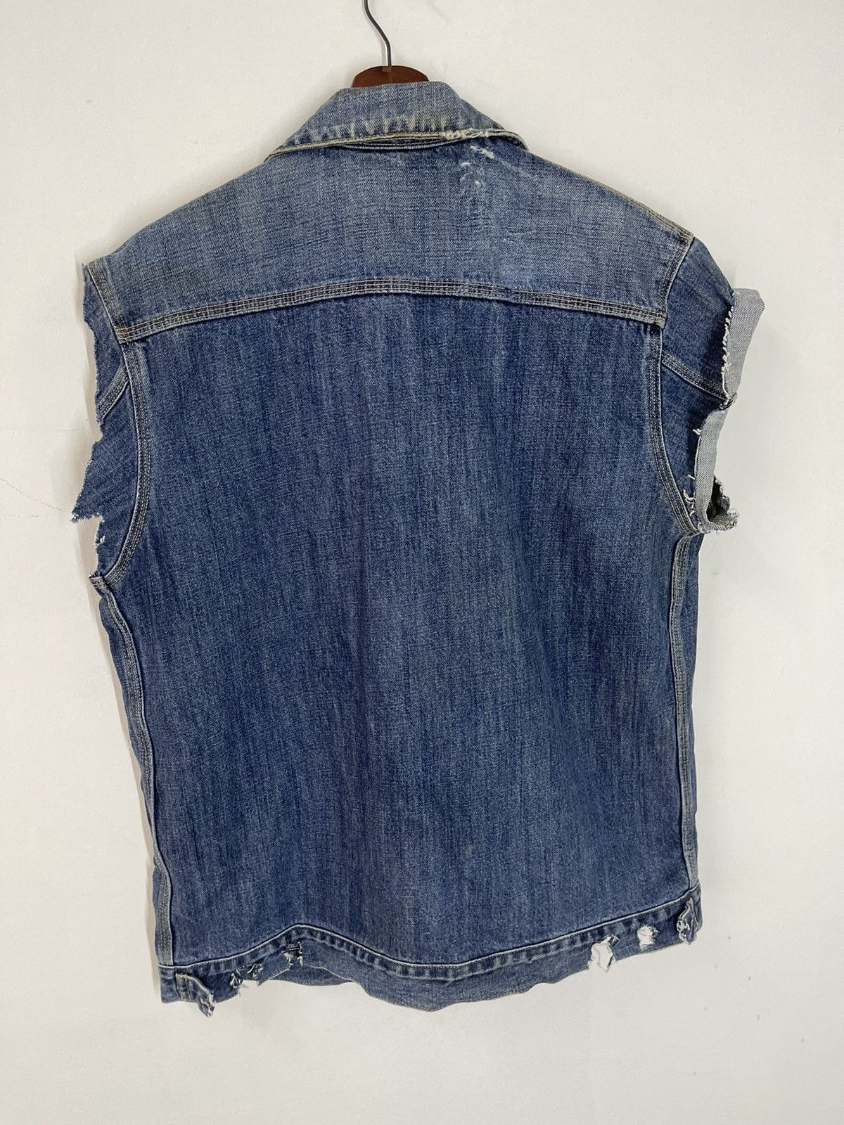 Carhartt ☀️SUMMER STYLE🔥CARHARTT DETROIT SLEVELESS DISTRESSED DENIM Size US M / EU 48-50 / 2 - 4 Thumbnail
