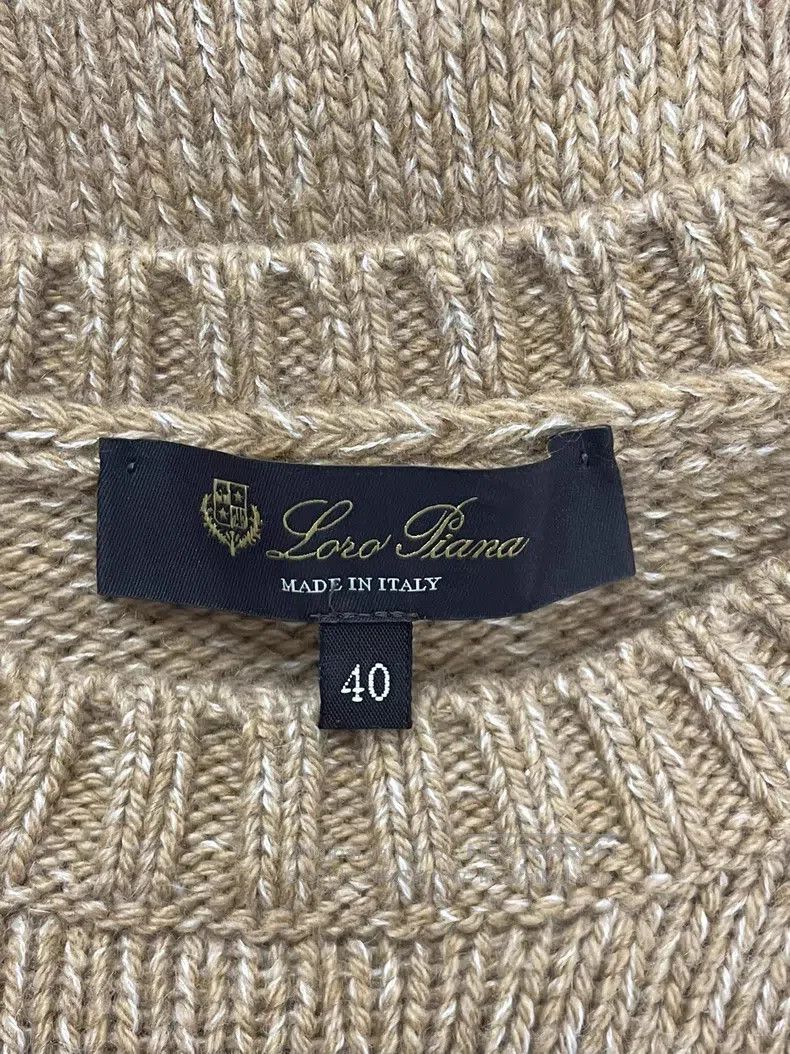 Loro Piana Loro Piana Khaki Classic Round Neck Cashmere Sweater Size XS / US 0-2 / IT 36-38 - 3 Thumbnail