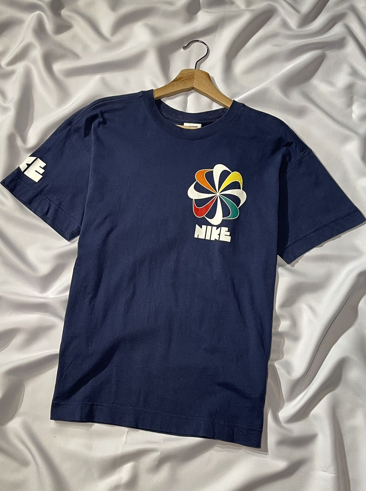 Nike × Vintage NIKE PINWHEEL TEE WHITE TAG Size US M / EU 48-50 / 2 - 2 Thumbnail