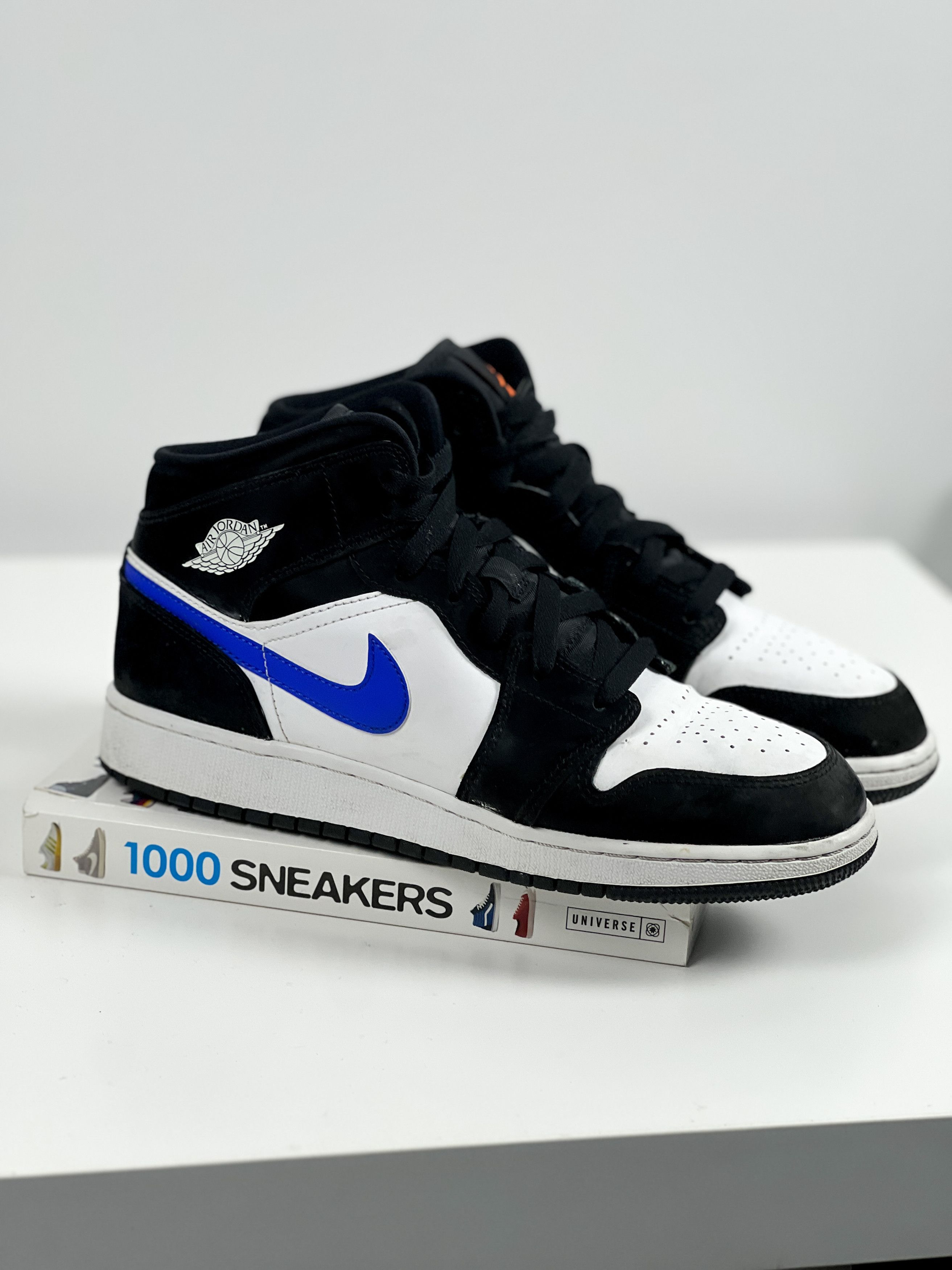 Jordan Brand Air Jordan 1 Mid GS 'Black Racer Blue' '554725-084' Size US 7 / EU 40 - 1 Thumbnail