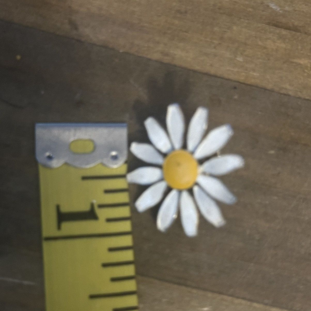 Vintage Vintage NYC Accessocraft Daisy screw back earrings Size ONE SIZE - 3 Thumbnail