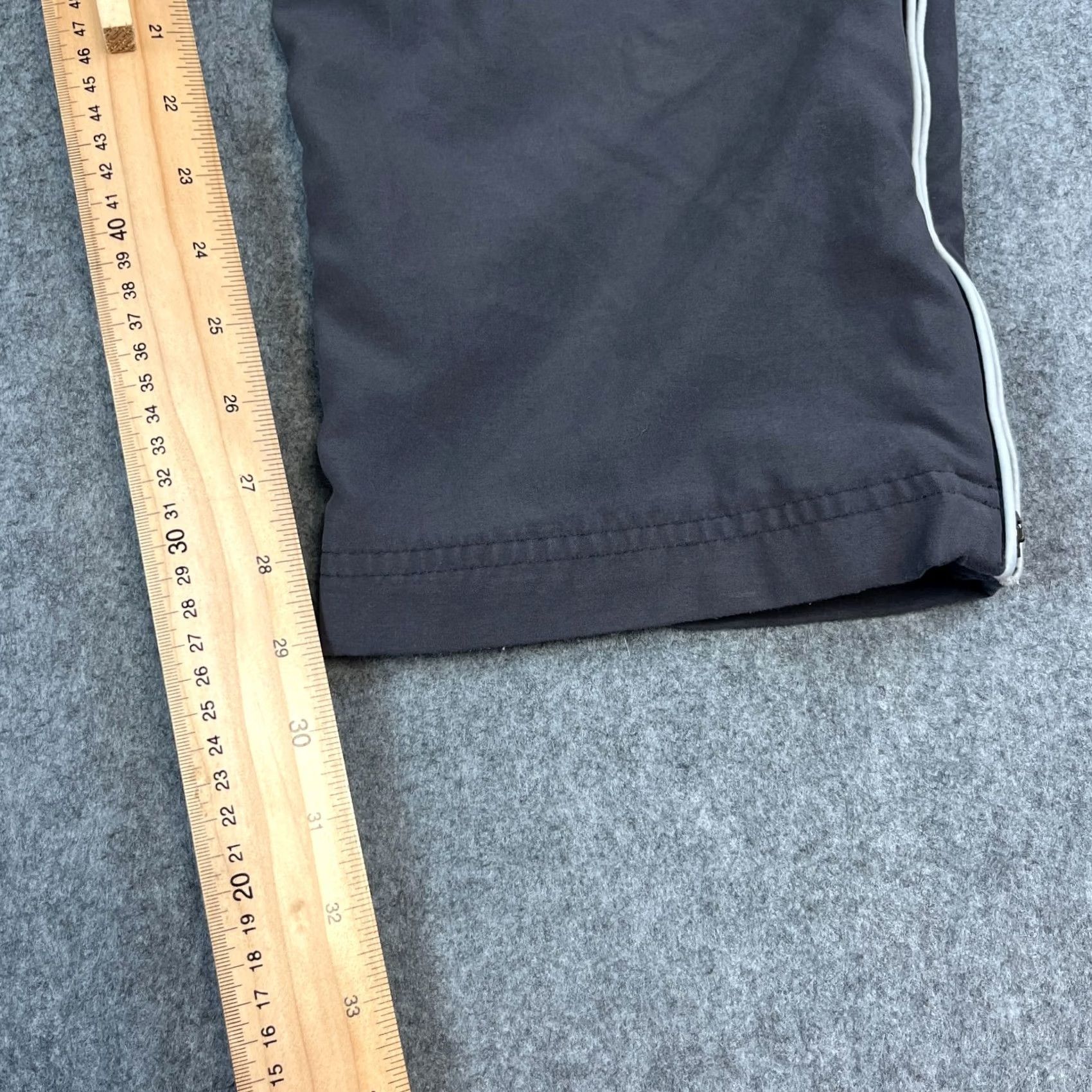 Adidas VINTAGE adidas Mens Tracksuit Bottoms Pants Sweat Joggers Grey S Baggy Y2K 00s裤 Size 36R - 4 Thumbnail