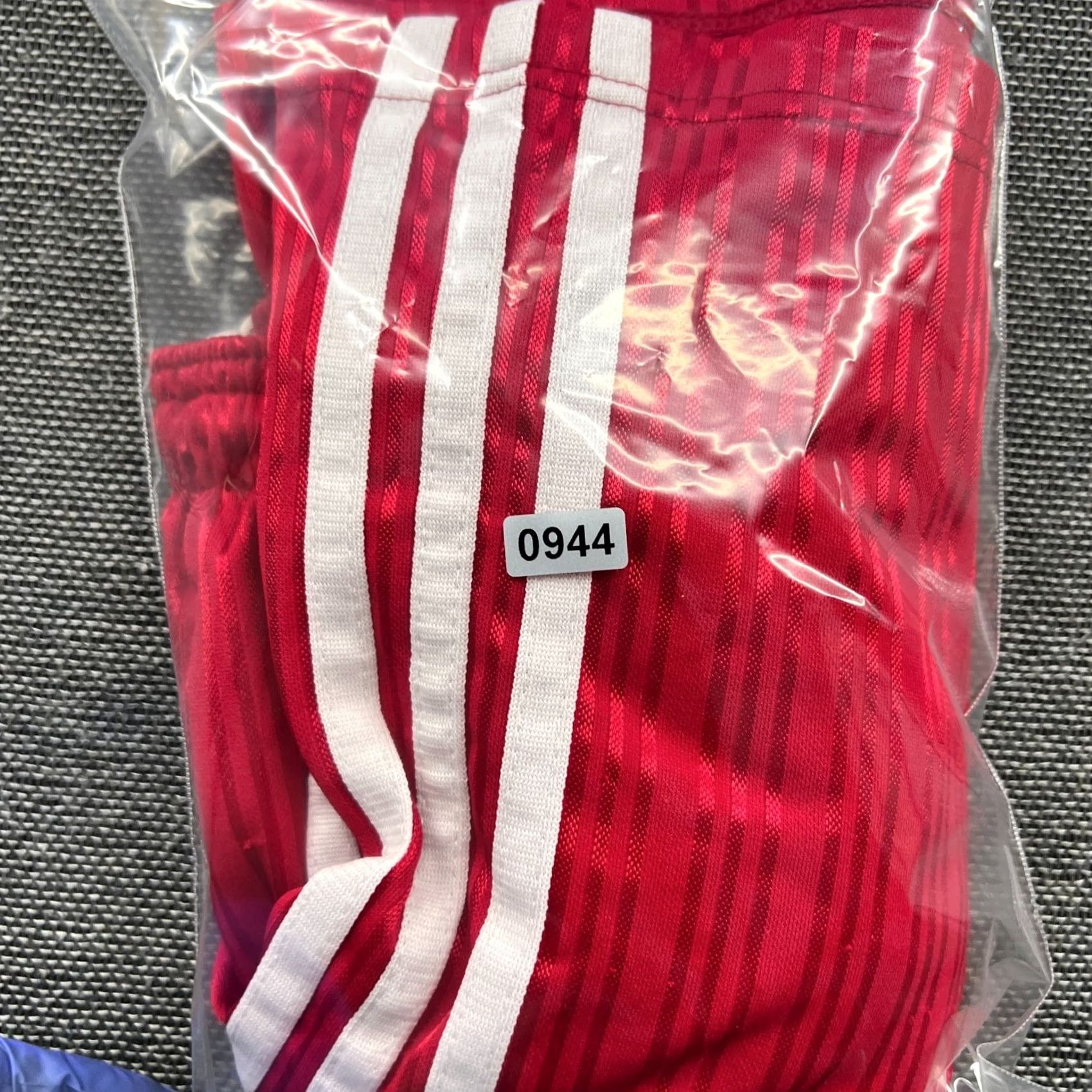 Adidas VINTAGE Adidas Sprinter Shorts Red Medium Shiny Glanz Runner Nylon 90s Mens Size US 31 - 2 Thumbnail