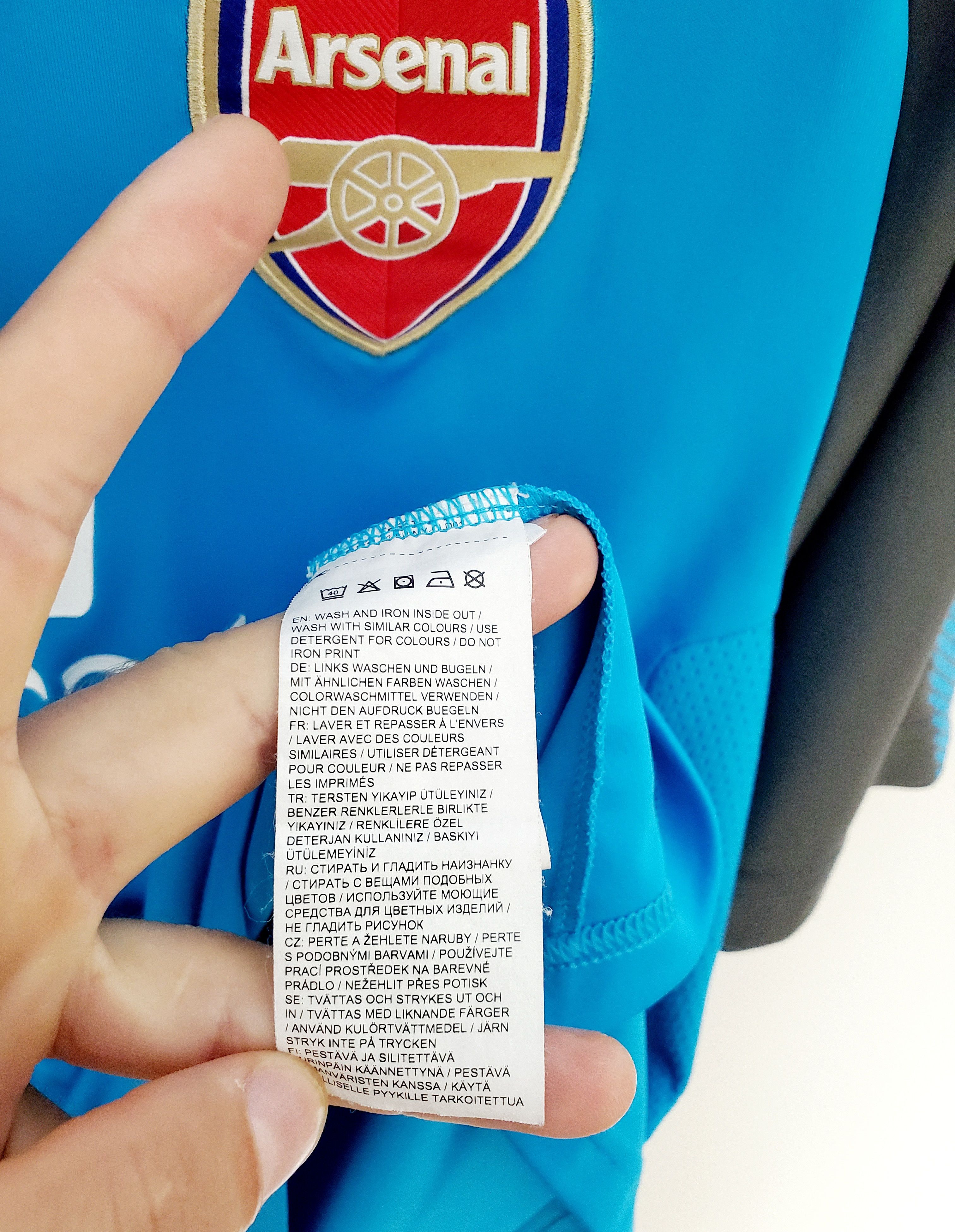 Puma FC ARSENAL 2018/2019 Puma jersey new condition L Size US L / EU 52-54 / 3 - 6 Thumbnail