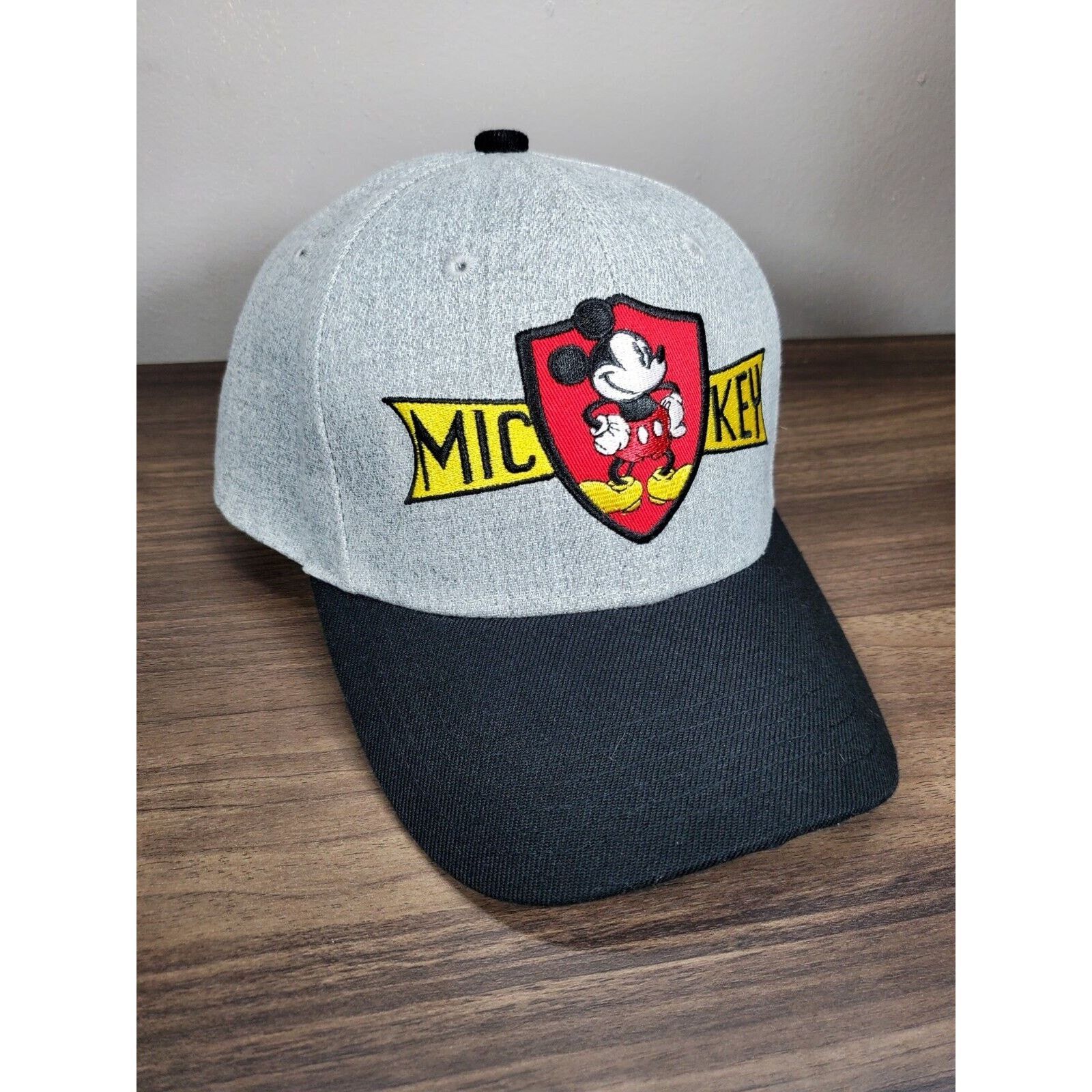 Disney Disney Mickey Mouse Hat 2018 Gray Snapback Cap Adjustable Size ONE SIZE - 1 Thumbnail